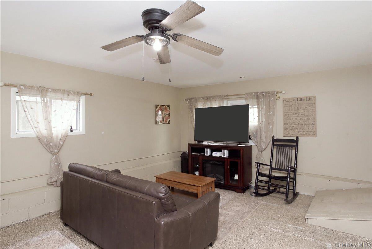 63 E Neck Court Property Photo 18