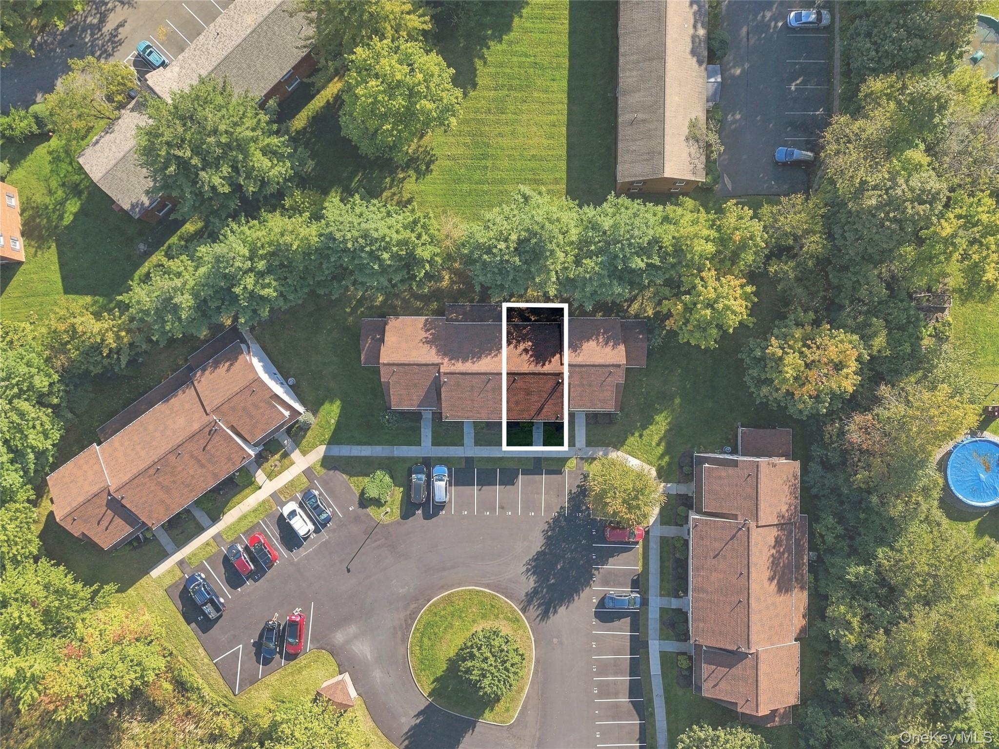 18 Autumn Leaf Court Property Photo 2