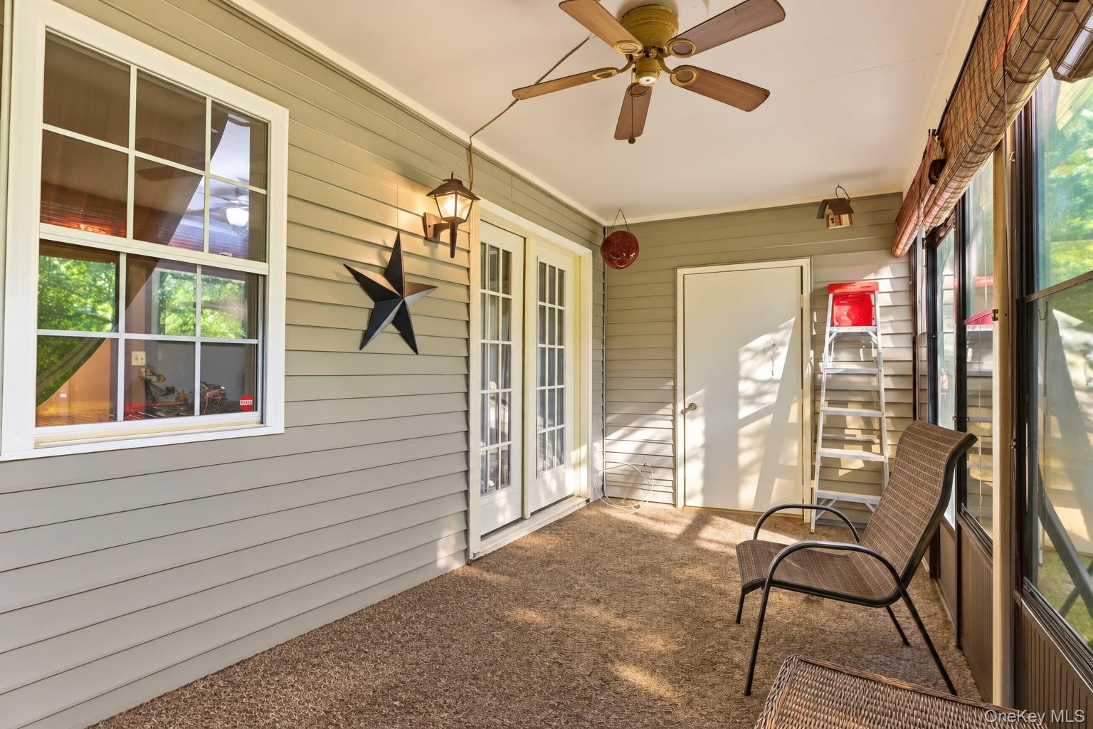 18 Autumn Leaf Court Property Photo 9