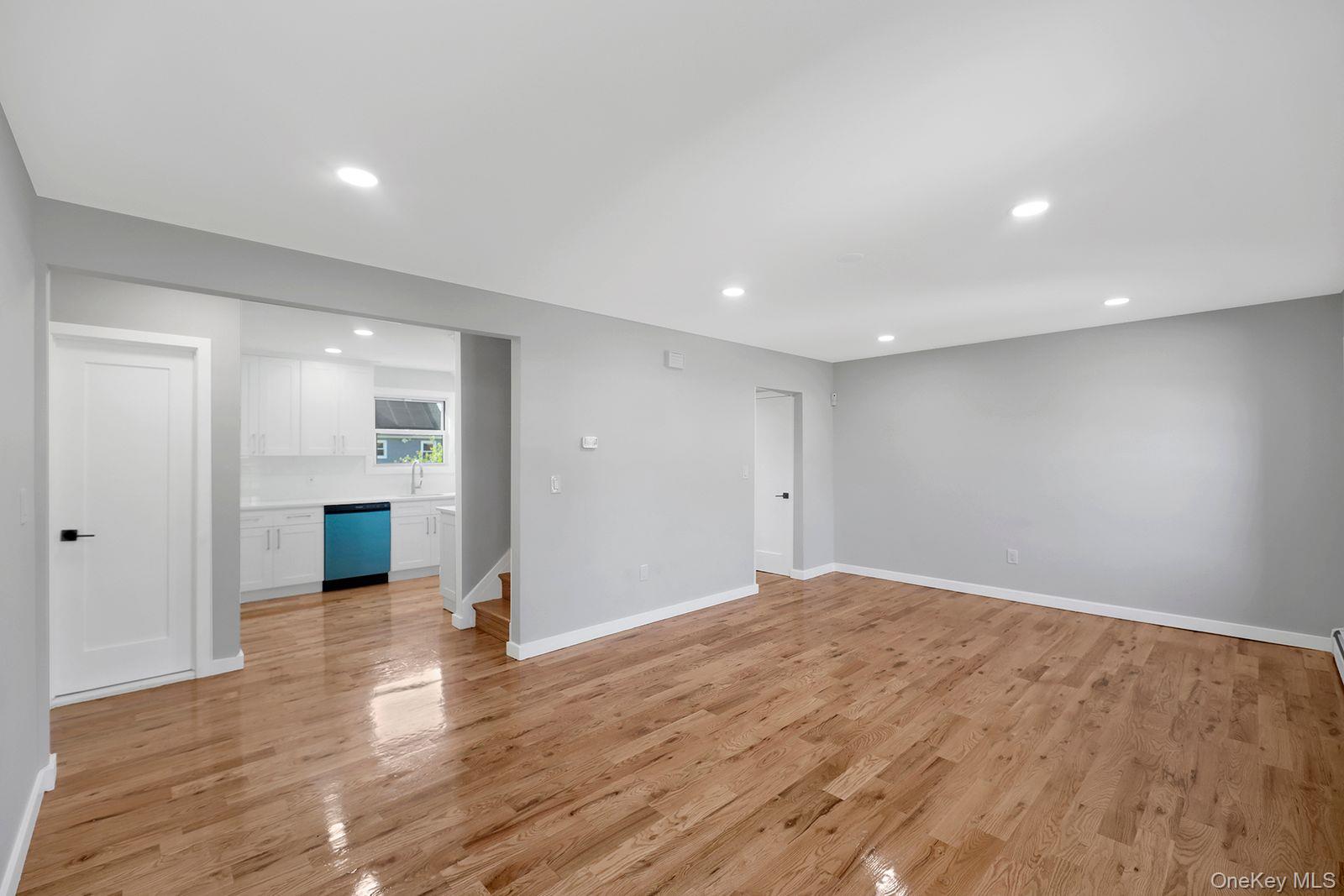 870 Southern Parkway Property Photo 1