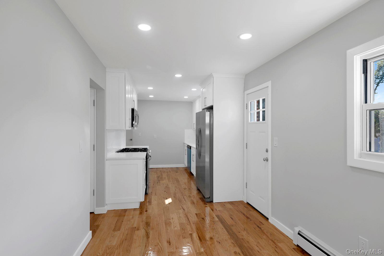 870 Southern Parkway Property Photo 6