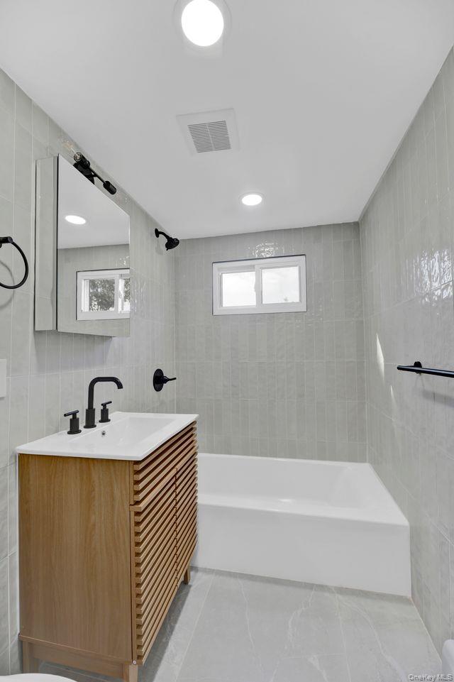 870 Southern Parkway Property Photo 18