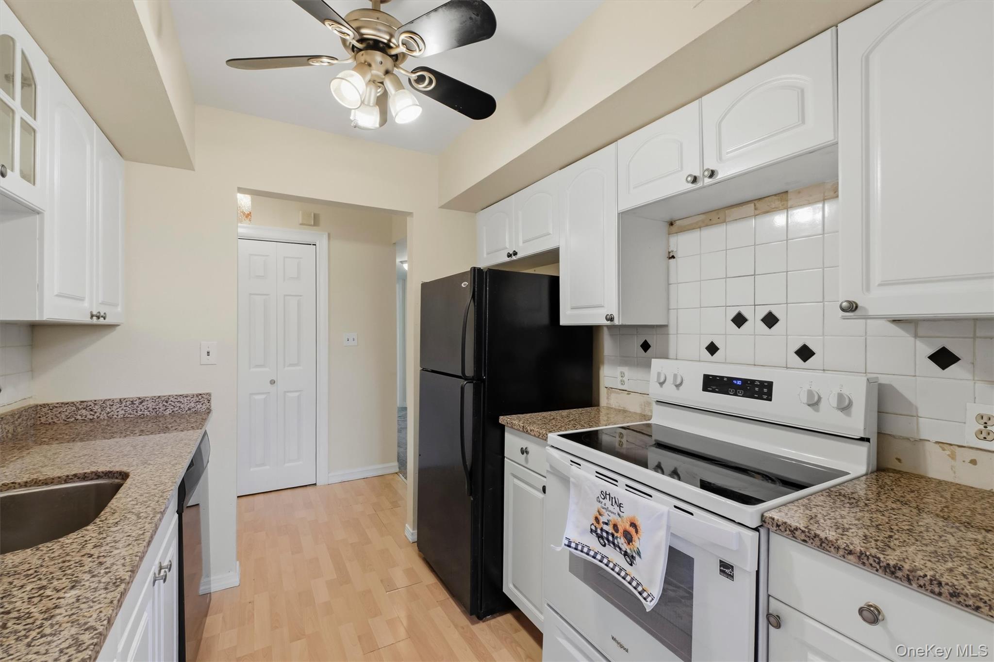 401 Cherry Hill Drive Property Photo 9