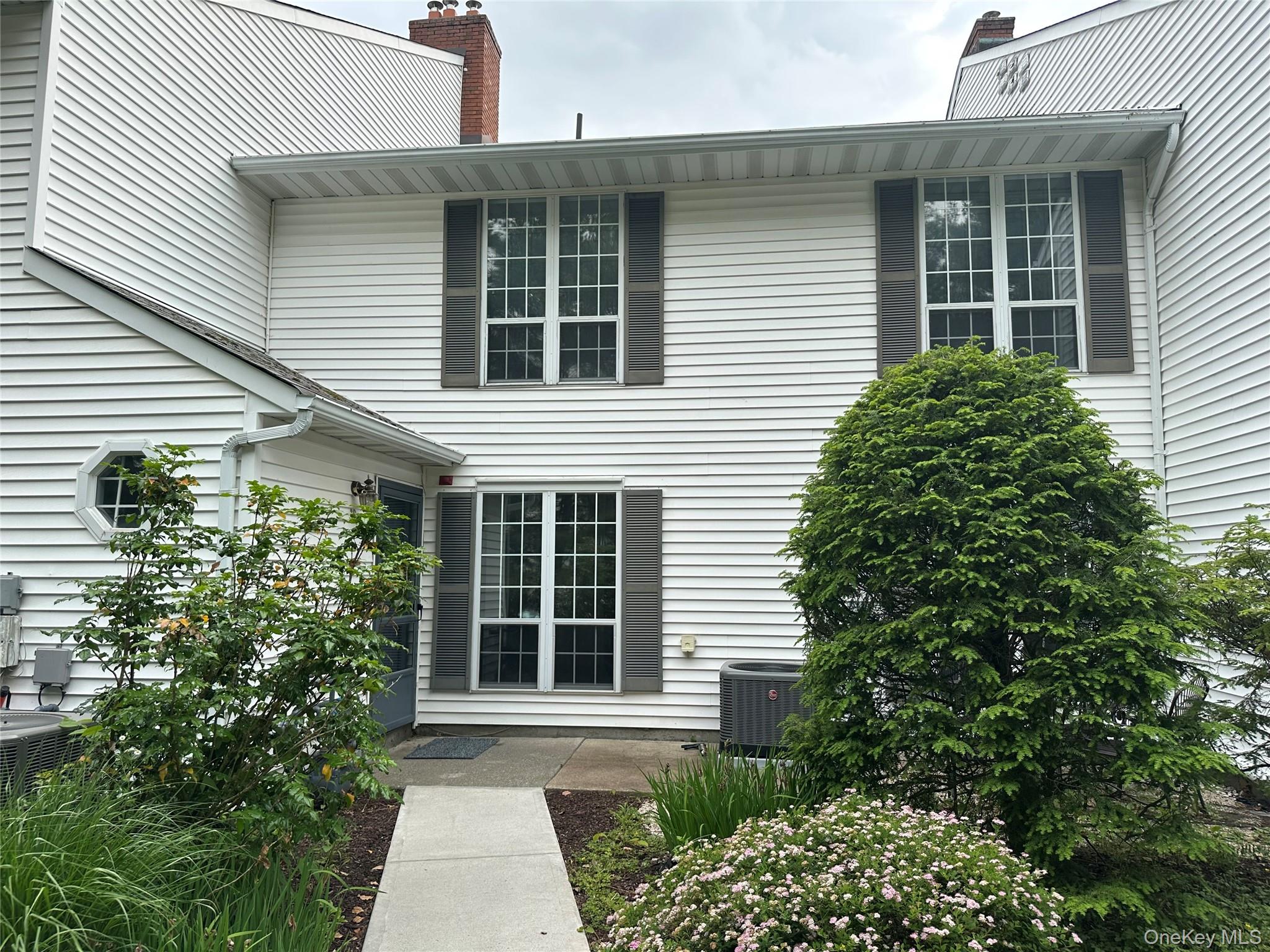 30 Homestead Vil Drive Property Photo 1