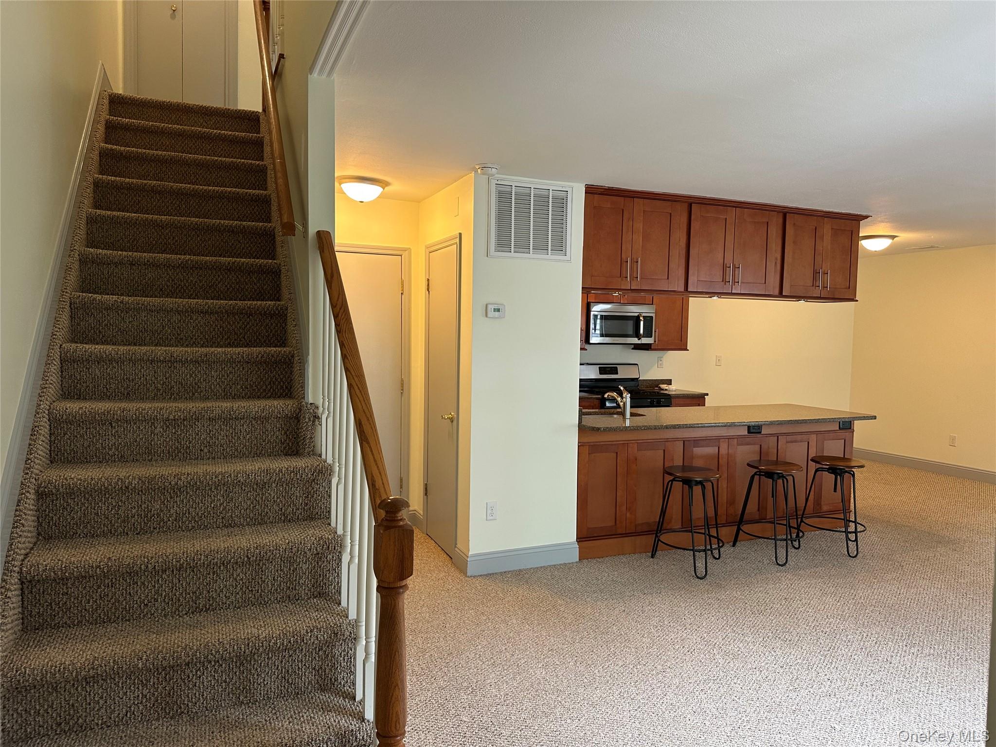 30 Homestead Vil Drive Property Photo 2