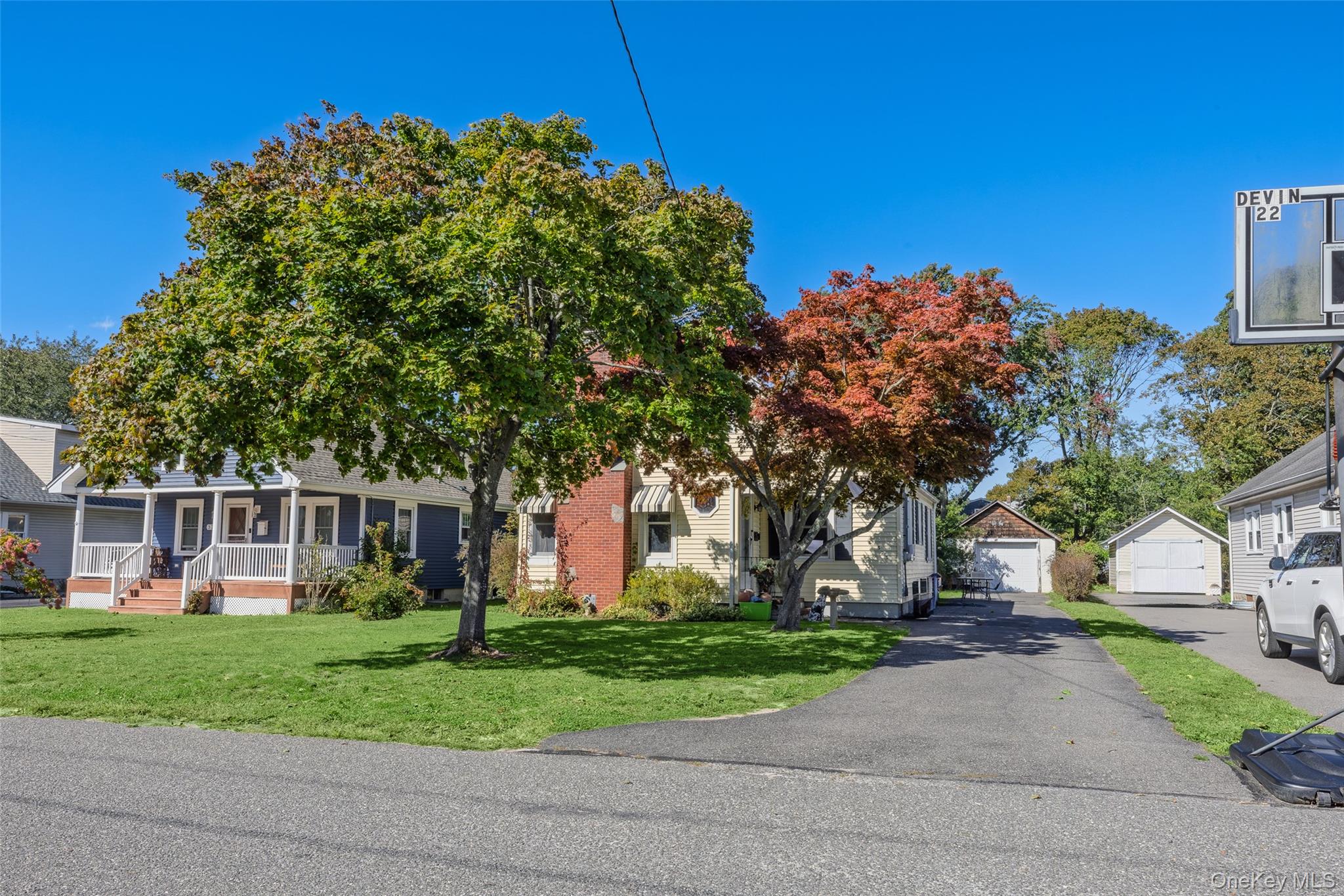 373 Oak Street Property Photo 2