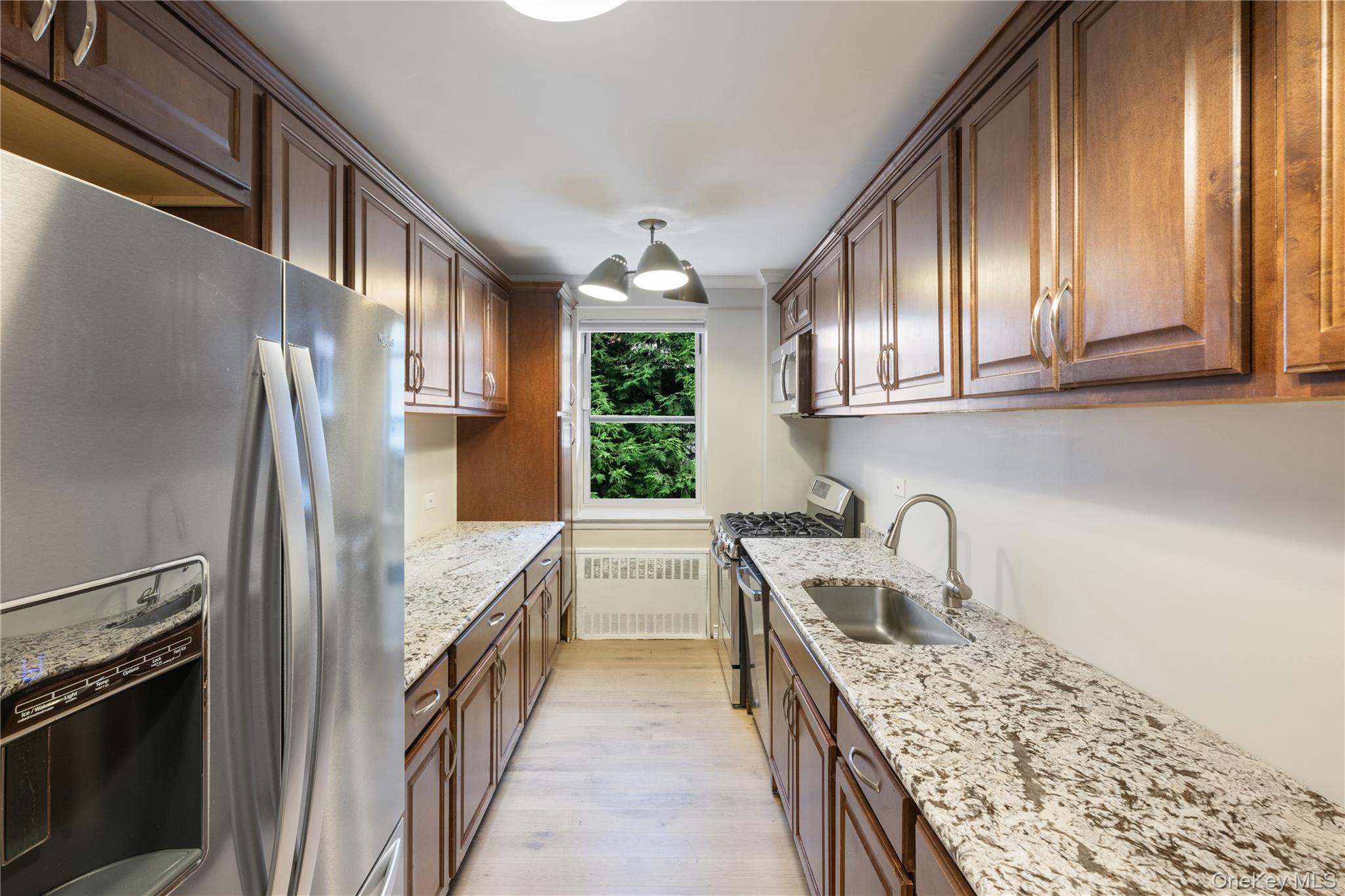 3725 Henry Hudson Parkway 2h Property Photo 3