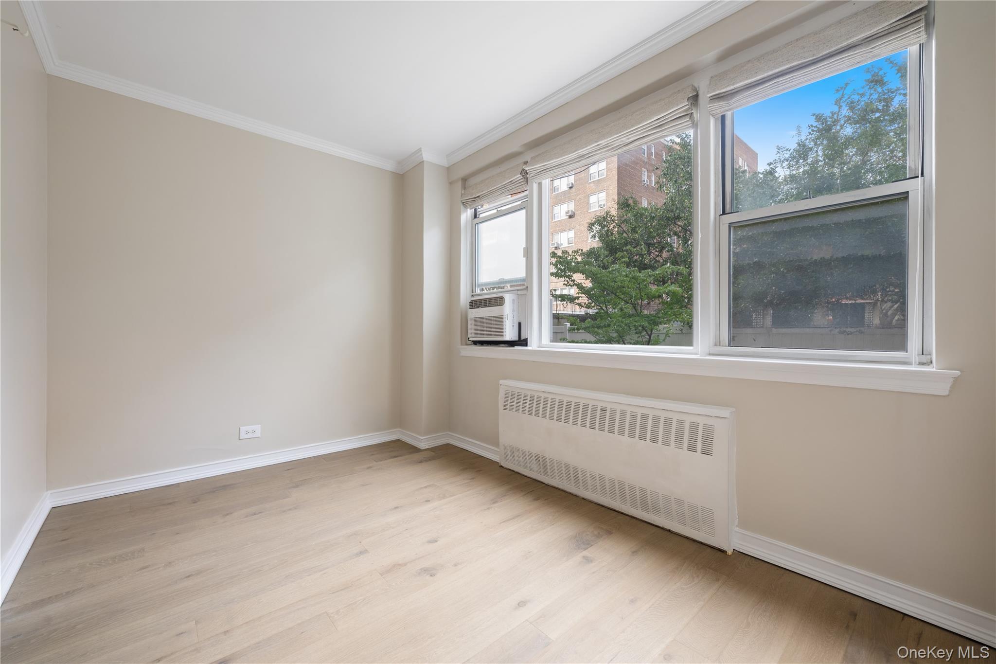 3725 Henry Hudson Parkway 2h Property Photo 5