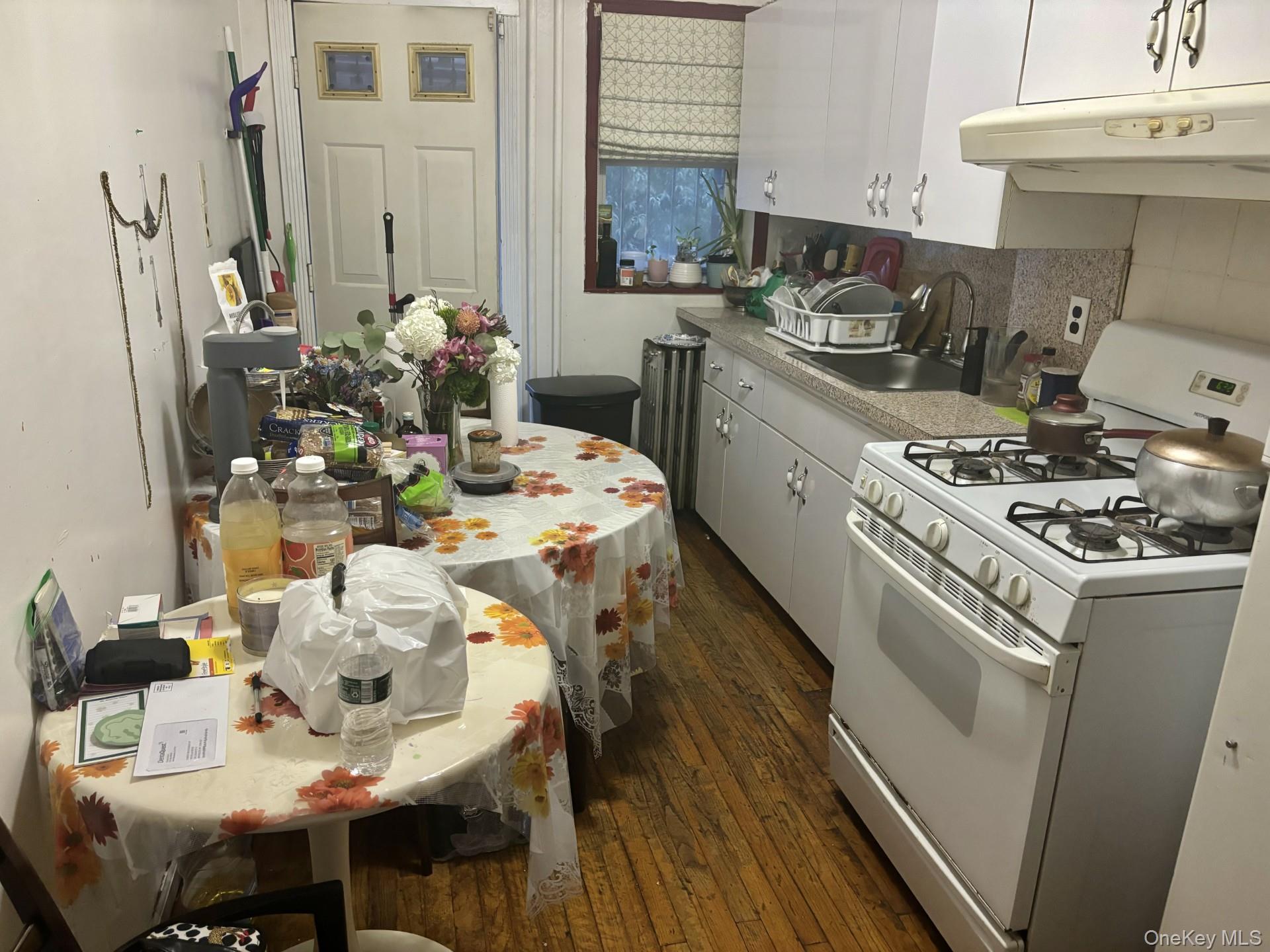 206 Logan Street Property Photo 6