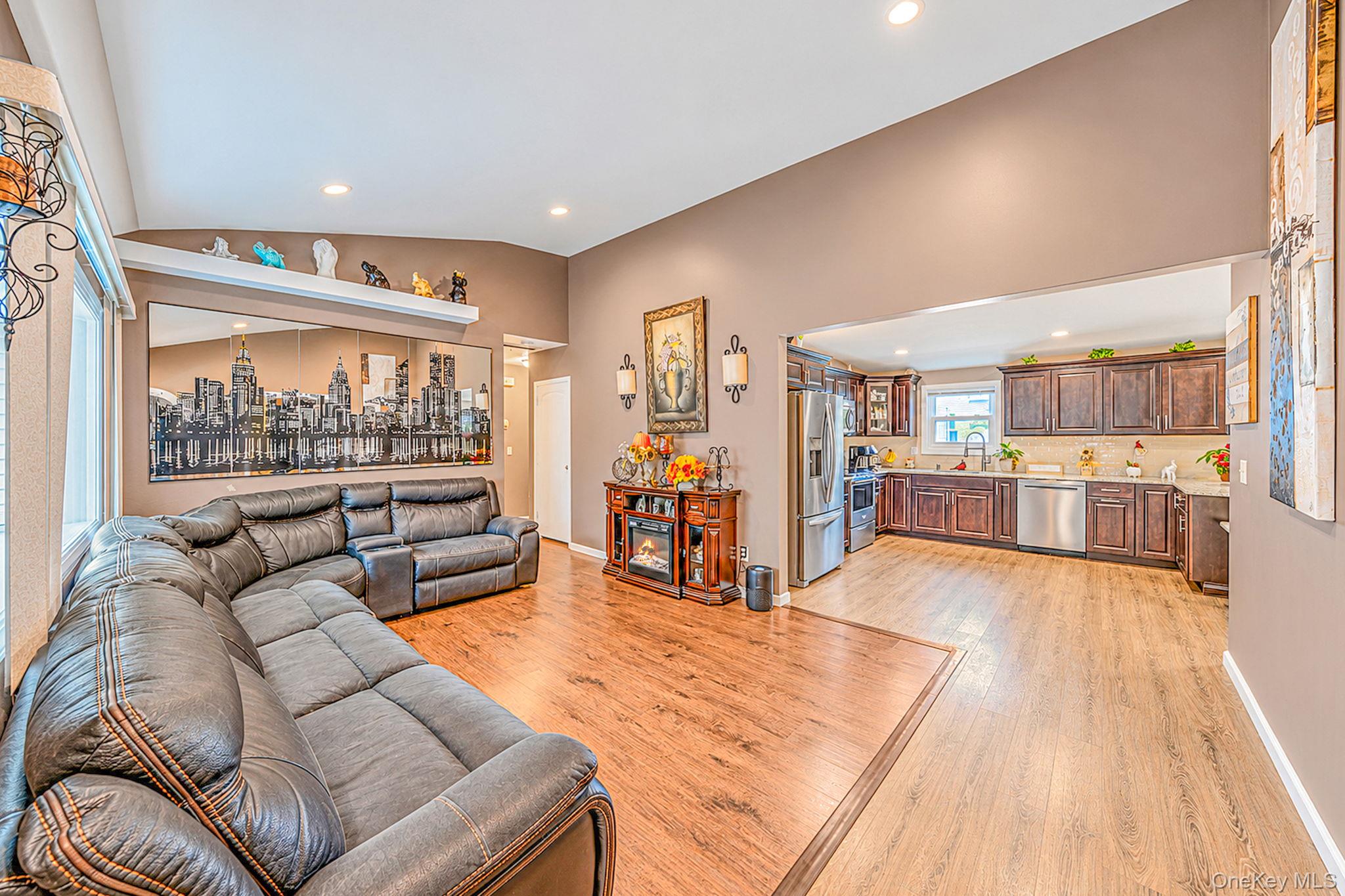 179 Ford Street Property Photo 4