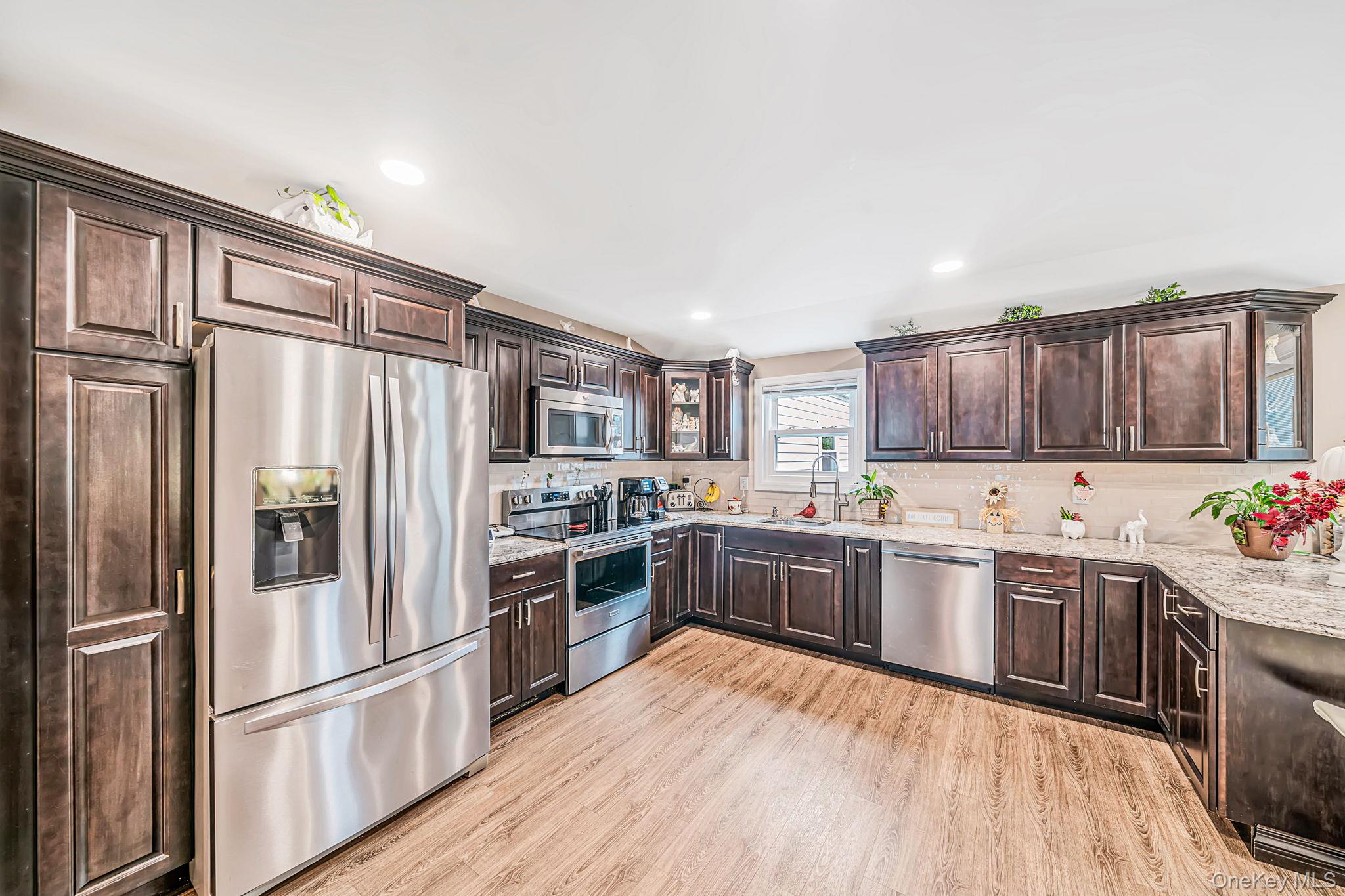179 Ford Street Property Photo 7