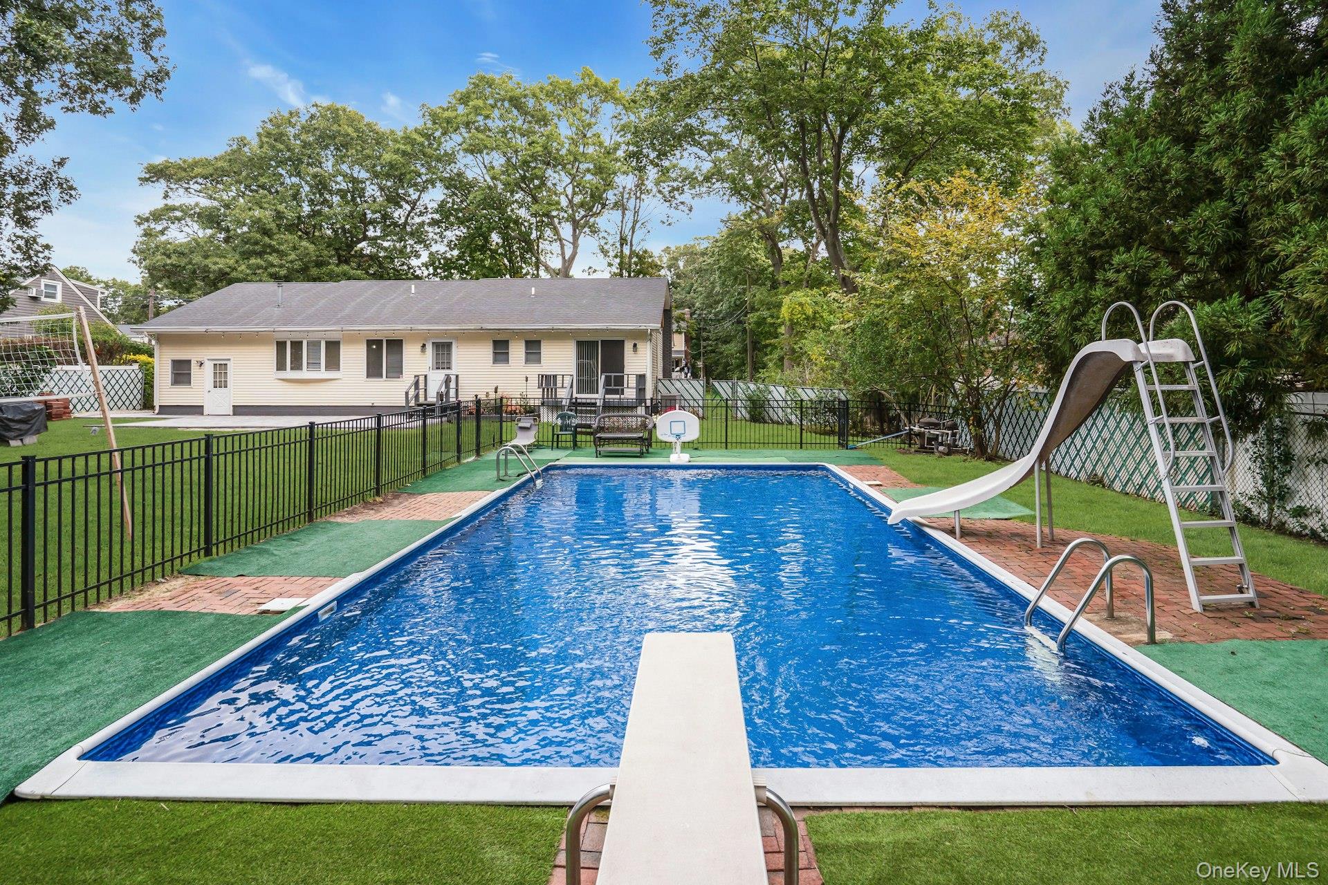 26 Williams Avenue Property Photo 44