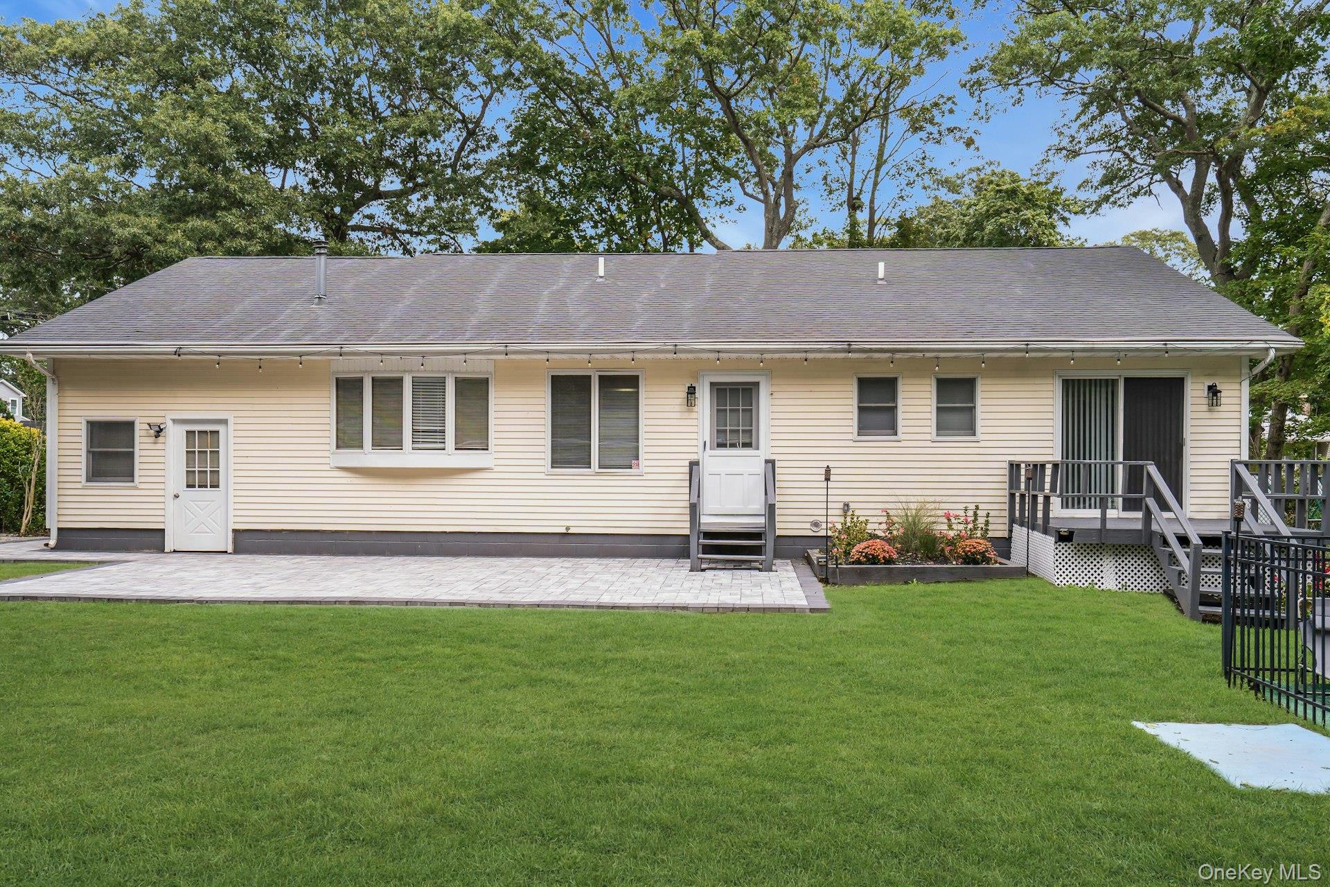 26 Williams Avenue Property Photo 45