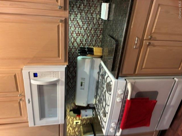 118 Joseph Lane Property Photo 5