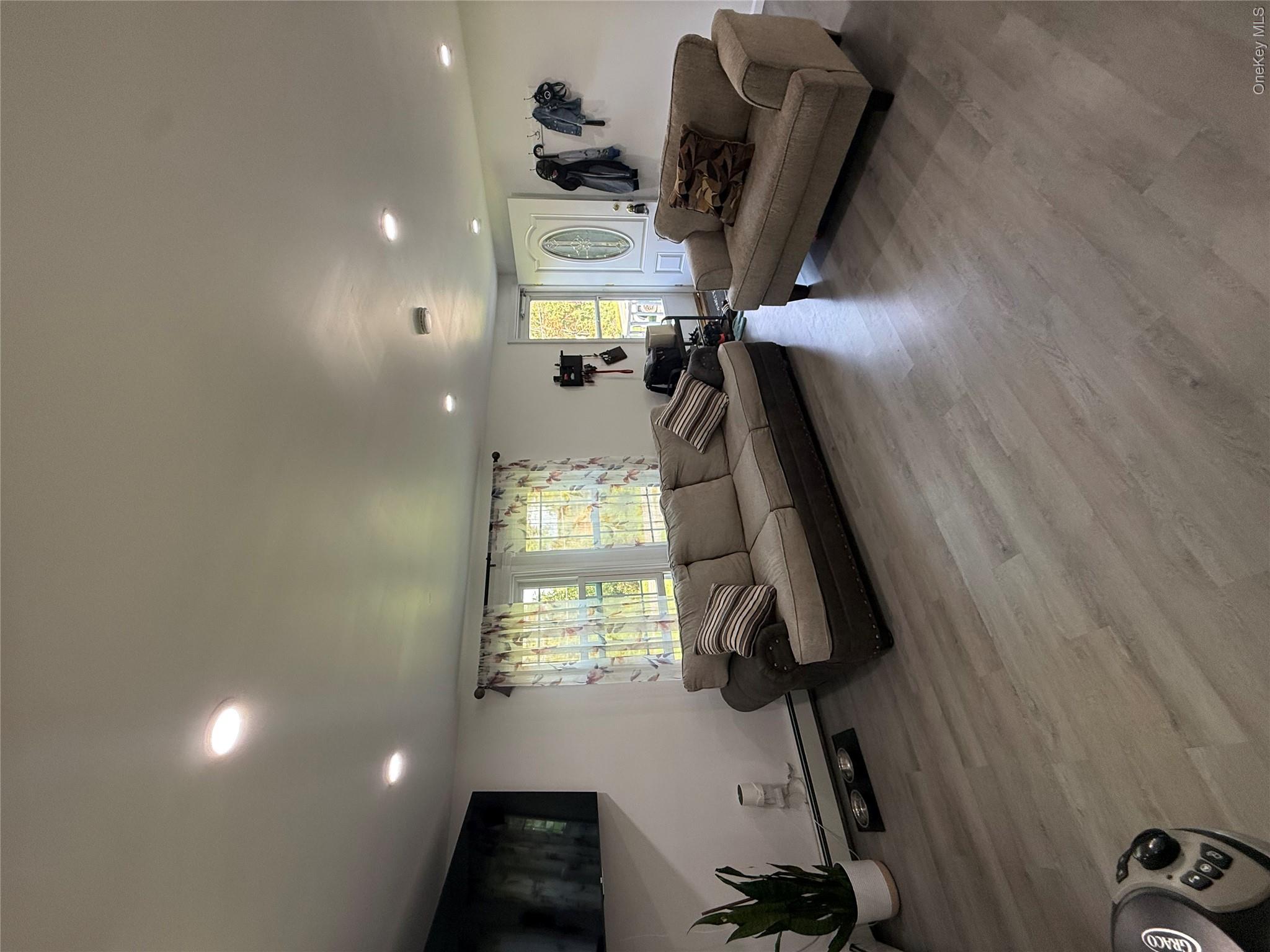 348 Van Wagner Road Property Photo 18