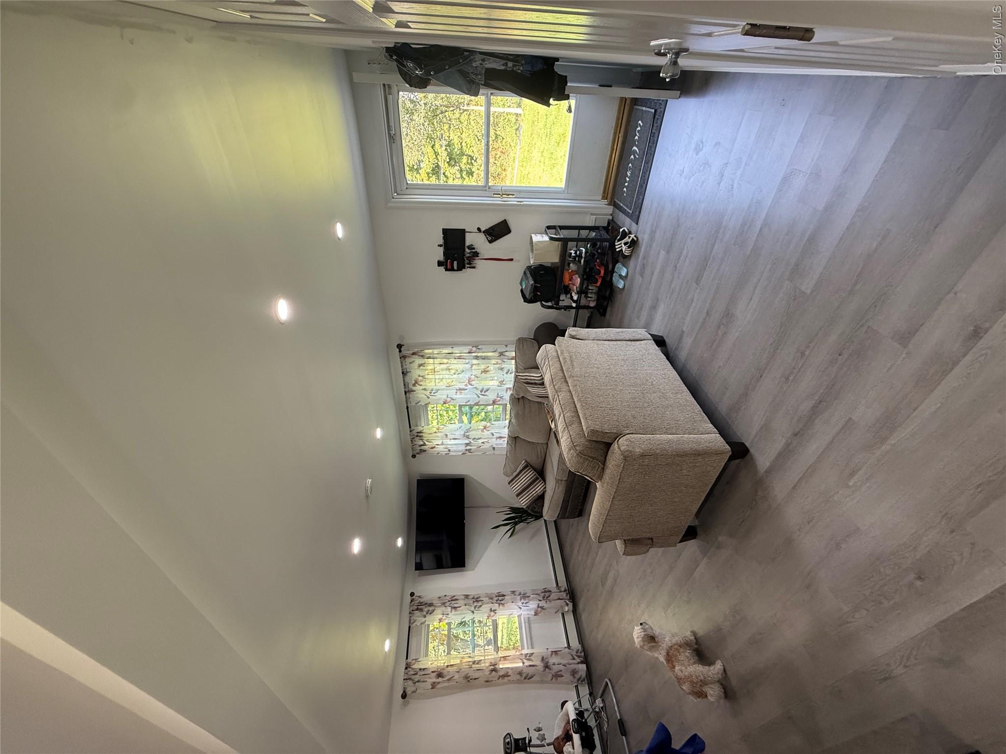 348 Van Wagner Road Property Photo 19