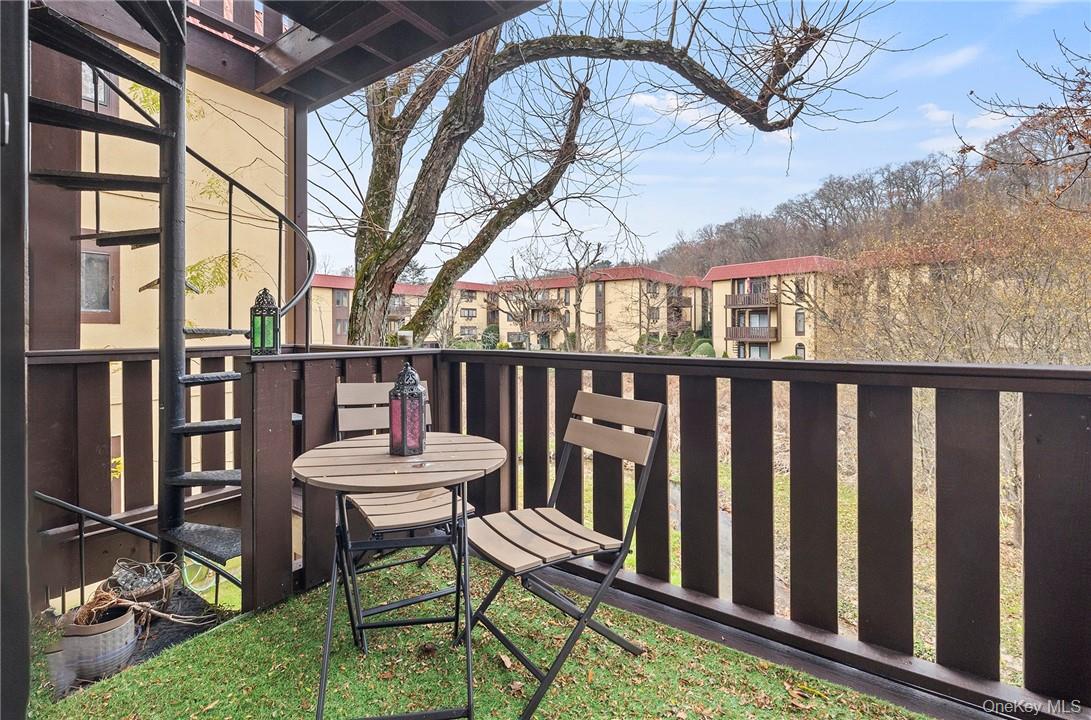 1 Granada Crescent 4 Property Photo 13