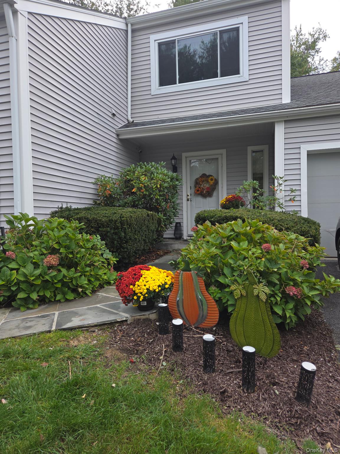 82 Cornwall Circle Property Photo 1