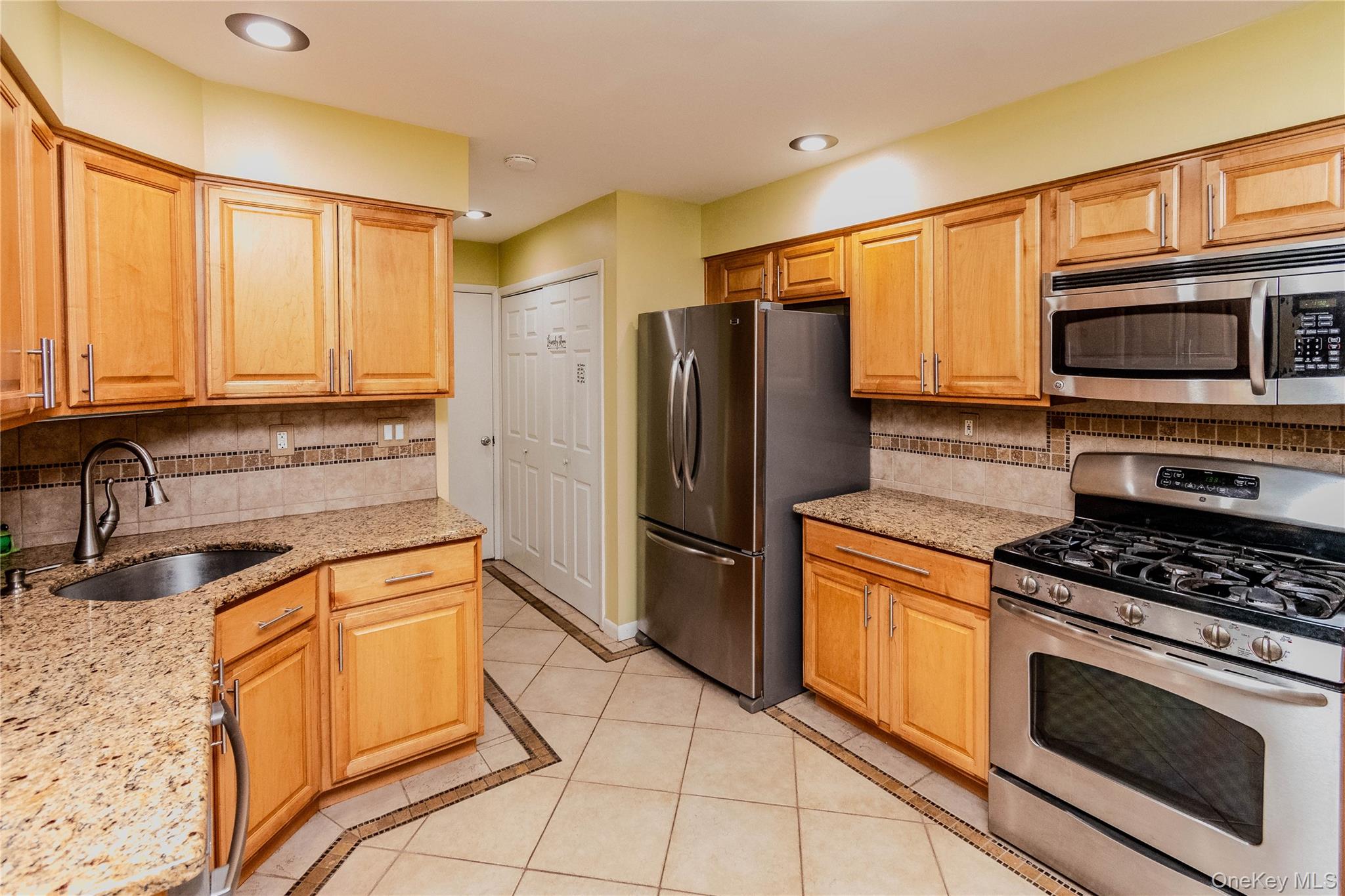 82 Cornwall Circle Property Photo 11