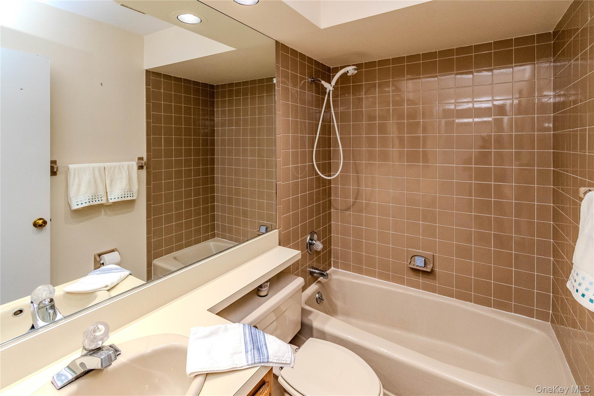82 Cornwall Circle Property Photo 27