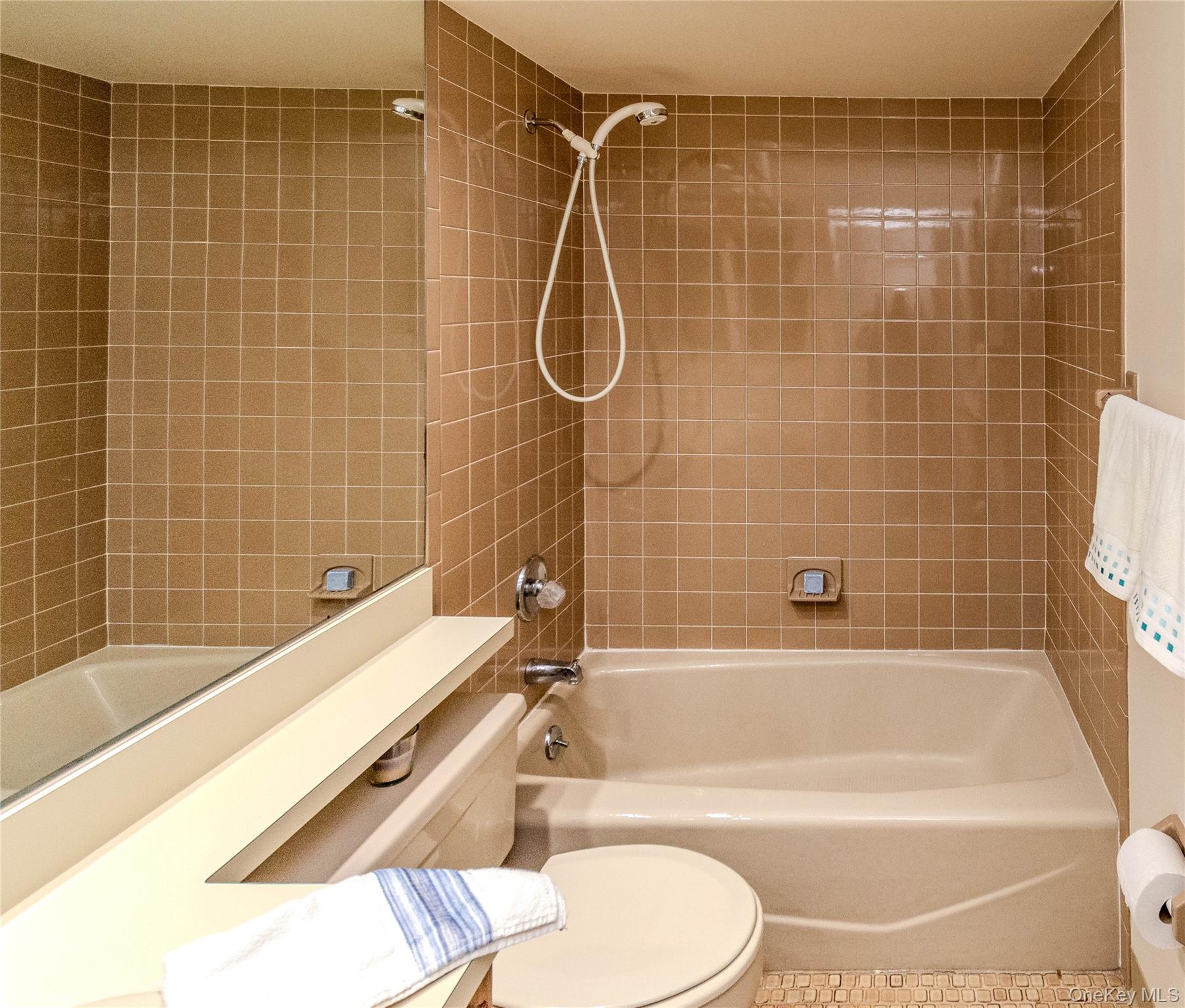 82 Cornwall Circle Property Photo 28