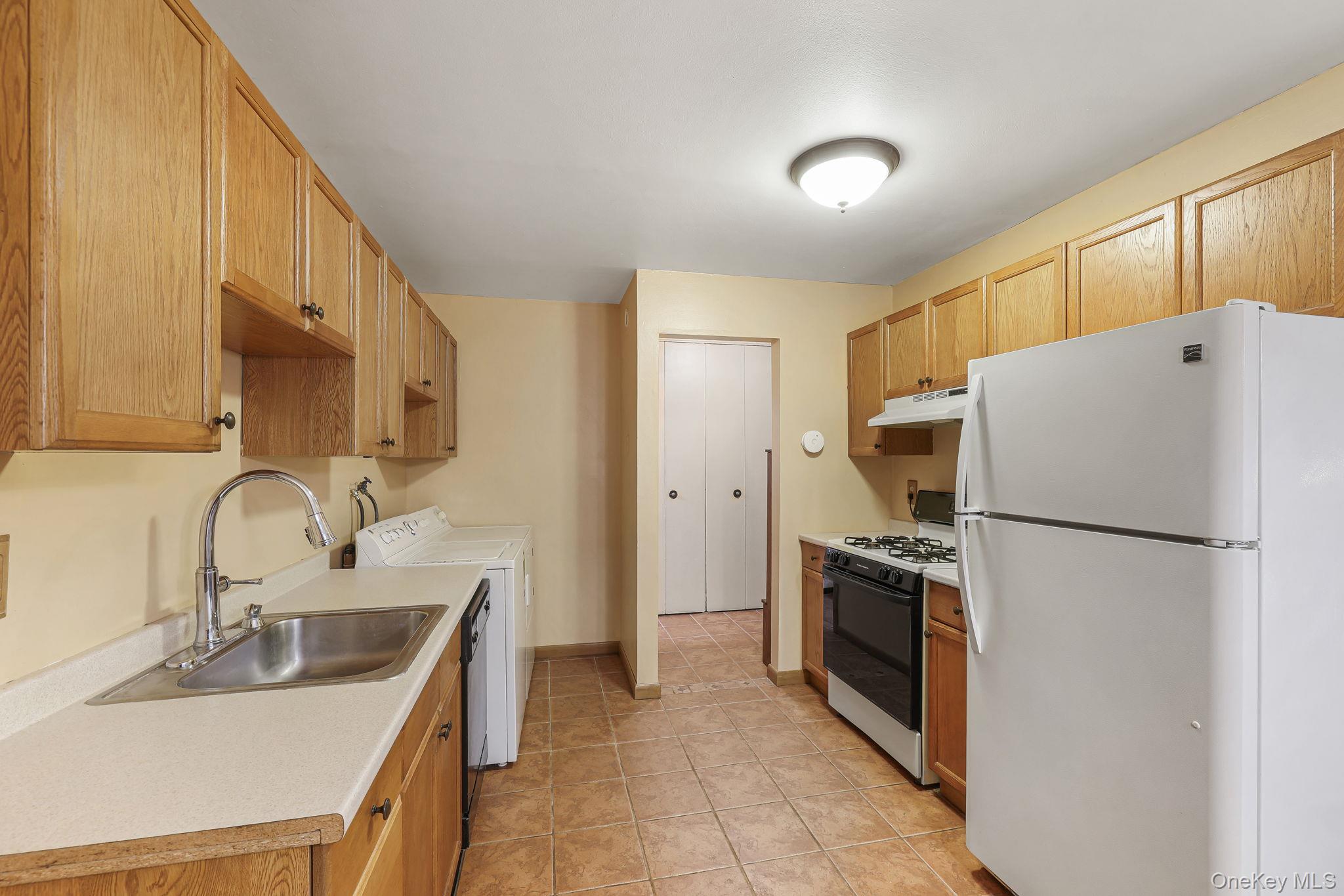 10 Alpine Drive D Property Photo 15