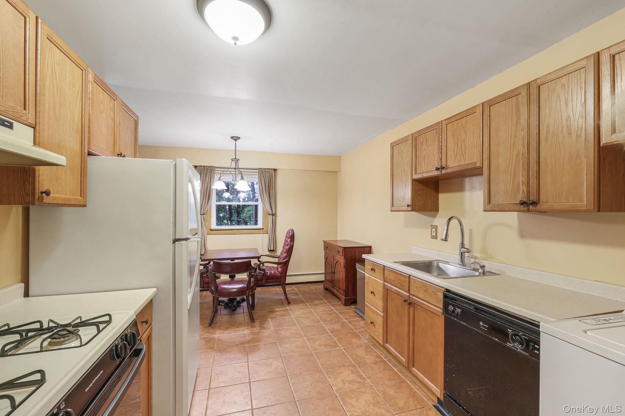 10 Alpine Drive D Property Photo 16