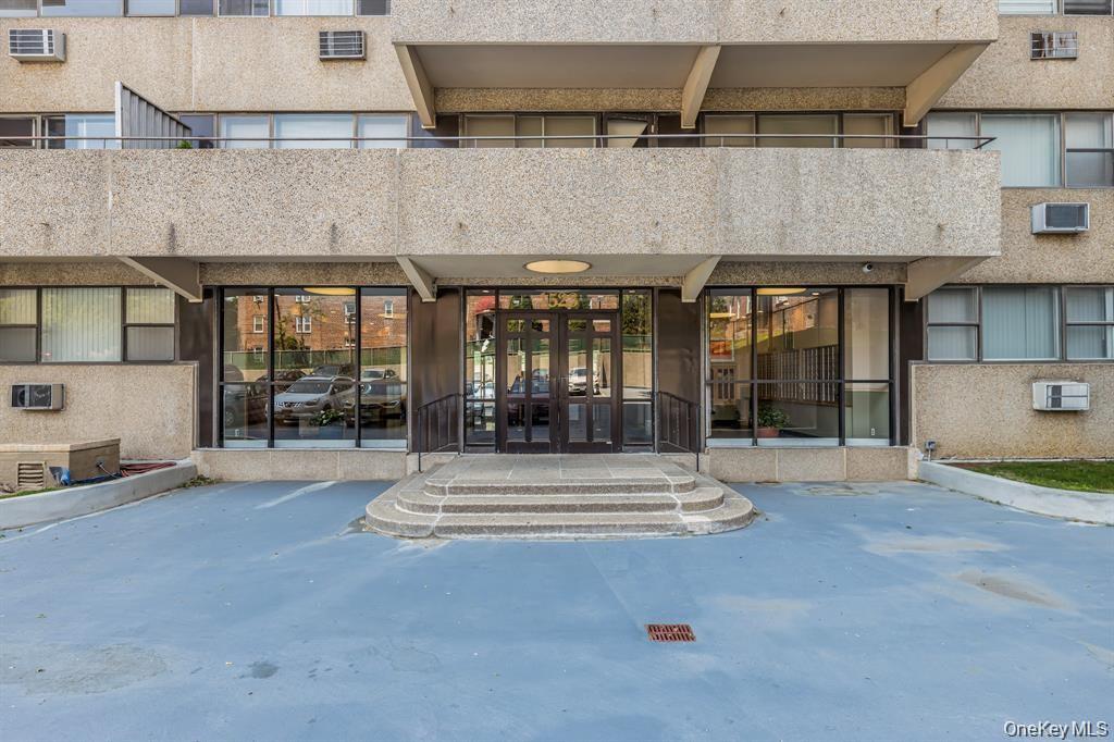 1523 Central Park 8f Property Photo 6
