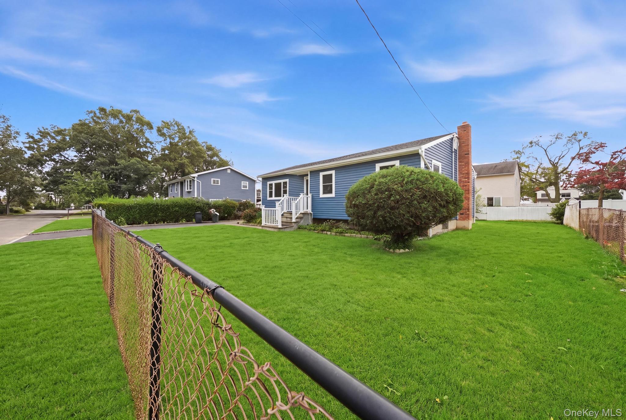 14 Holt Street Property Photo 4