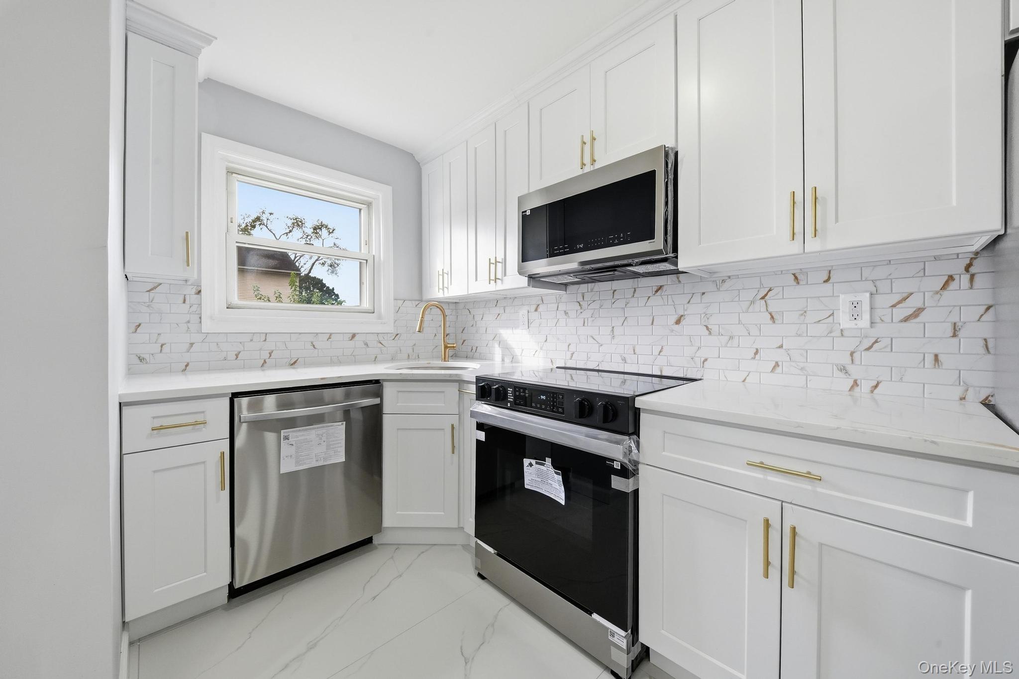 14 Holt Street Property Photo 9