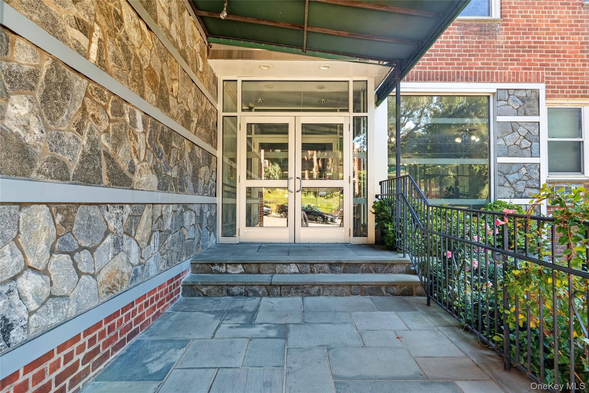 2 Bronxville Road 6p Property Photo 4