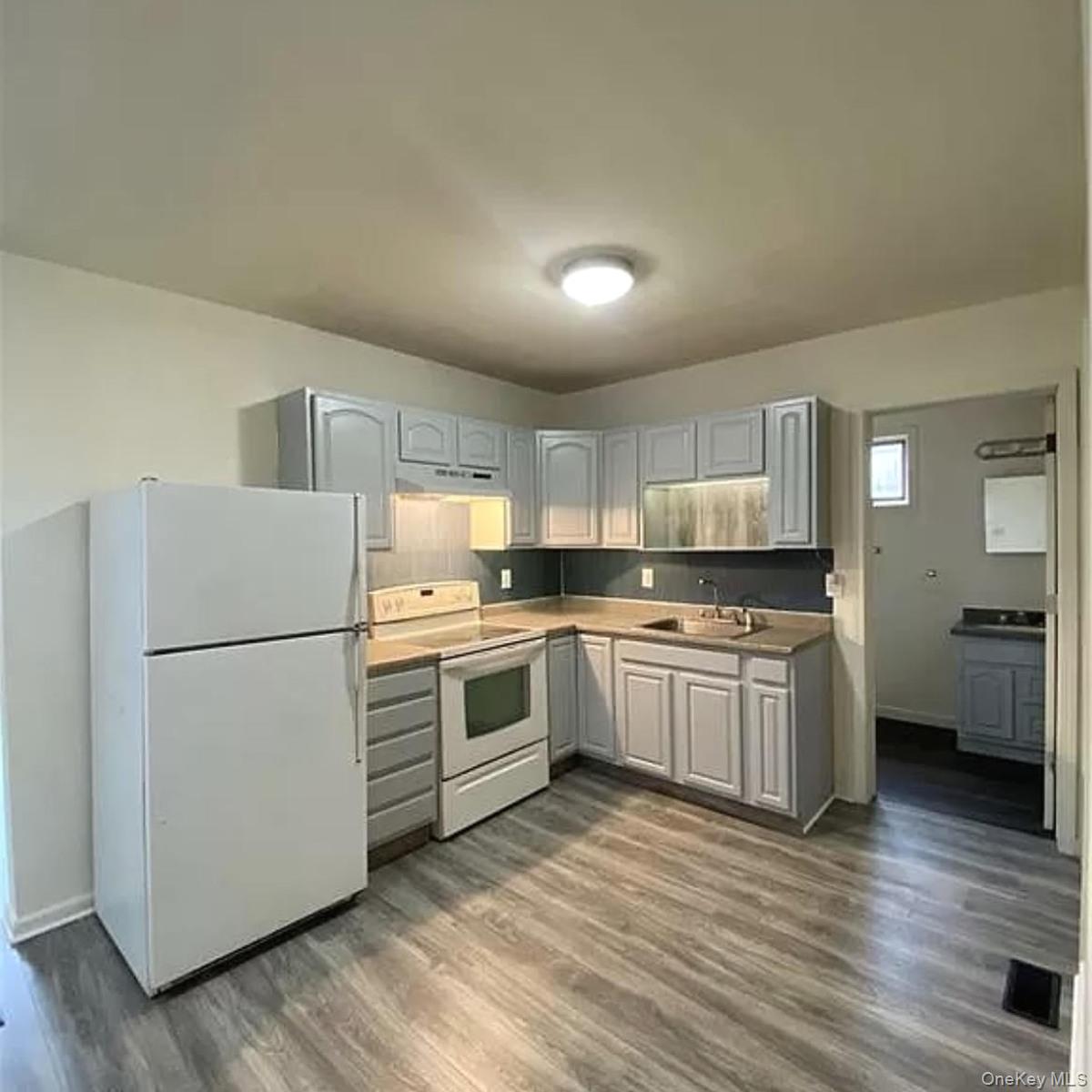 92 Ball Street Property Photo 2