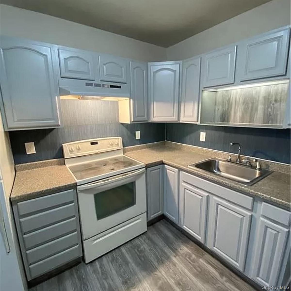 92 Ball Street Property Photo 3