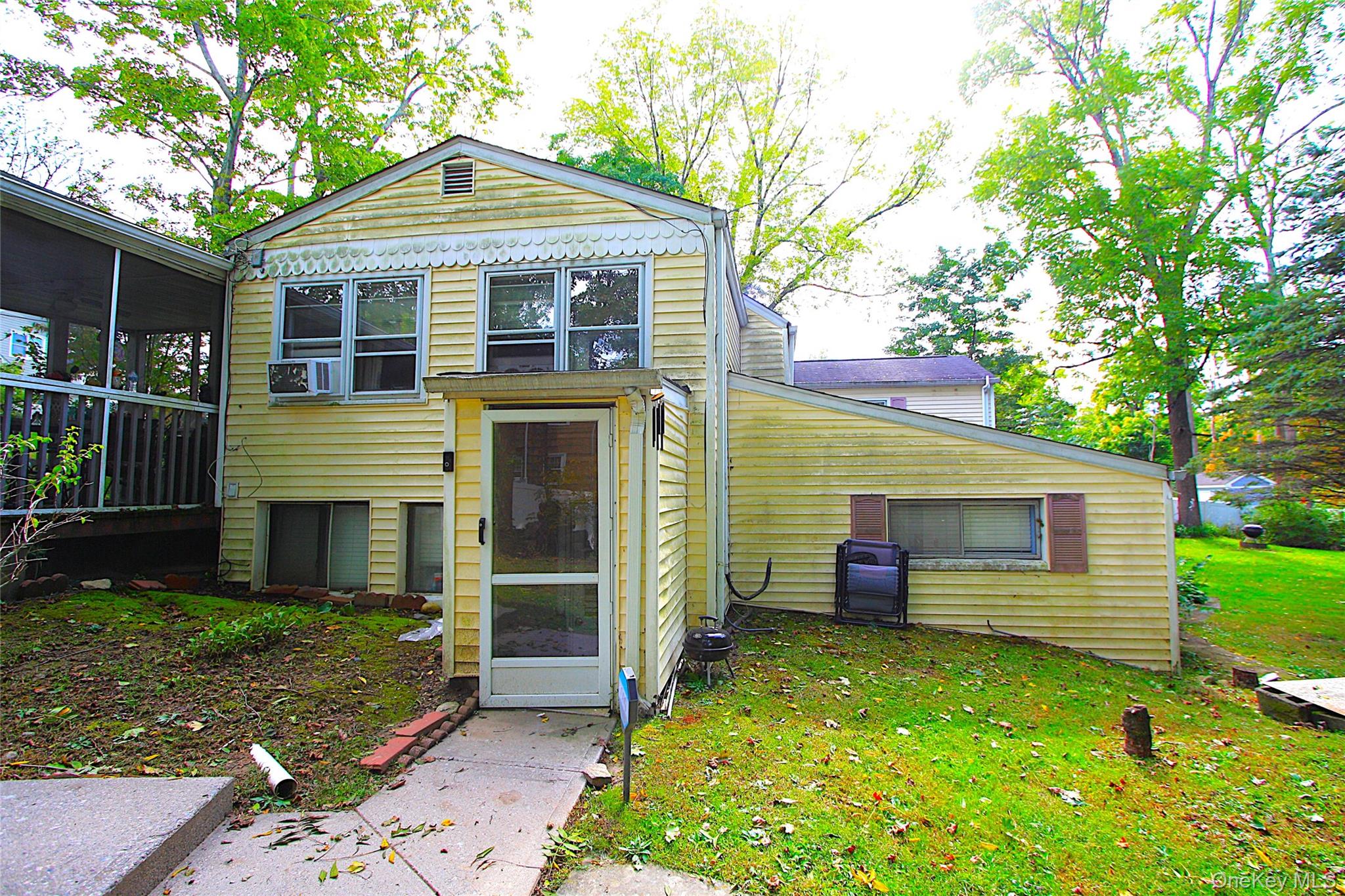 2222 Crompond Road Property Photo 4
