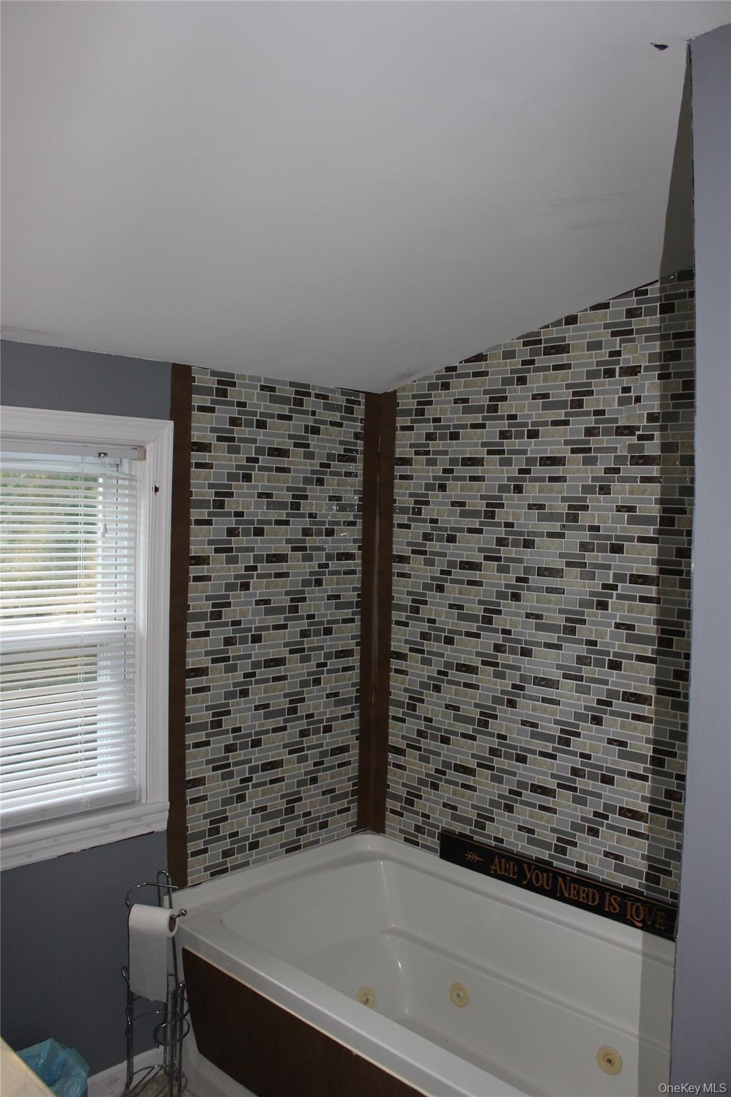 43 Laffin Lane Property Photo 12