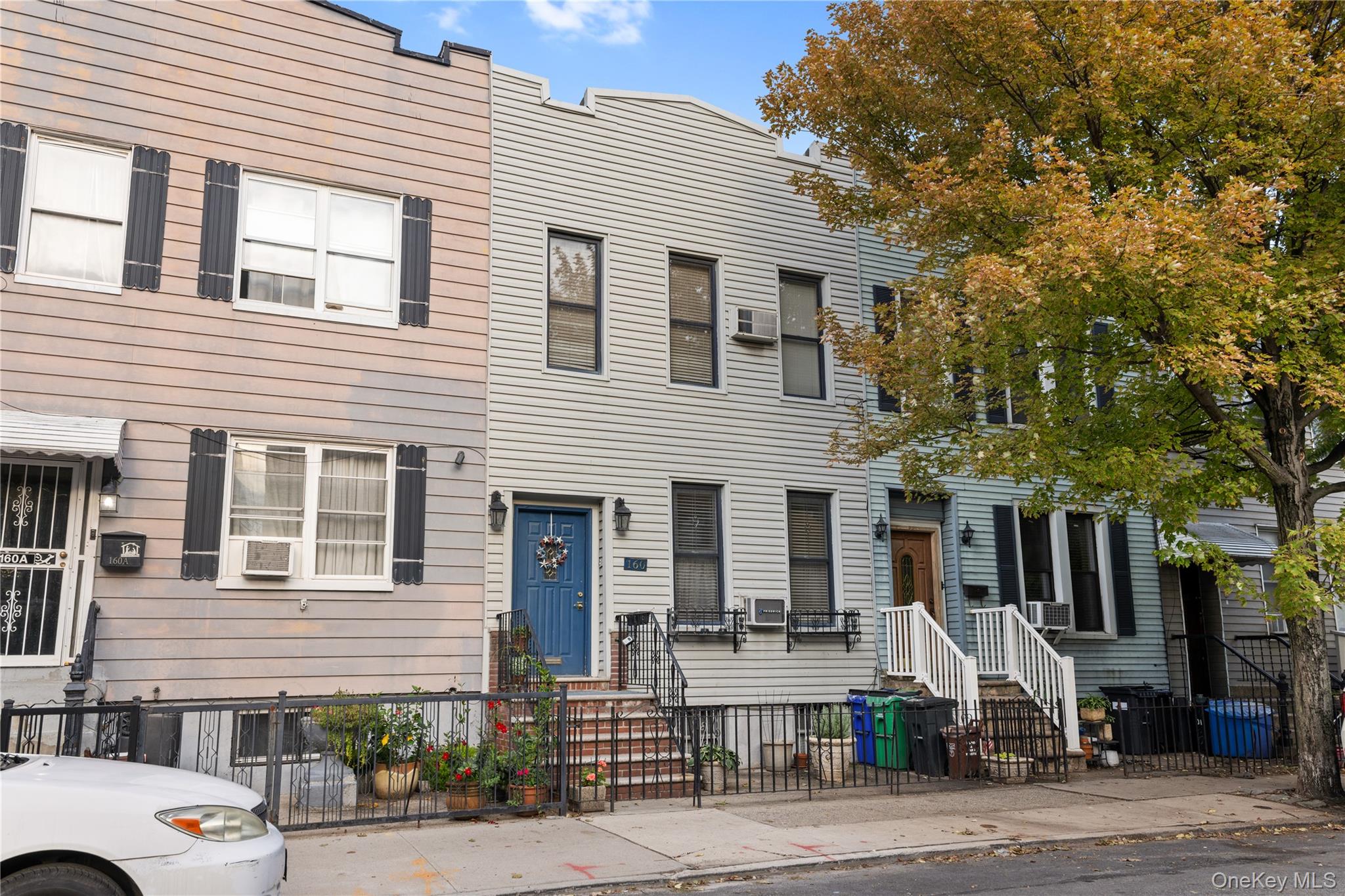 160 Diamond Street Property Photo 2