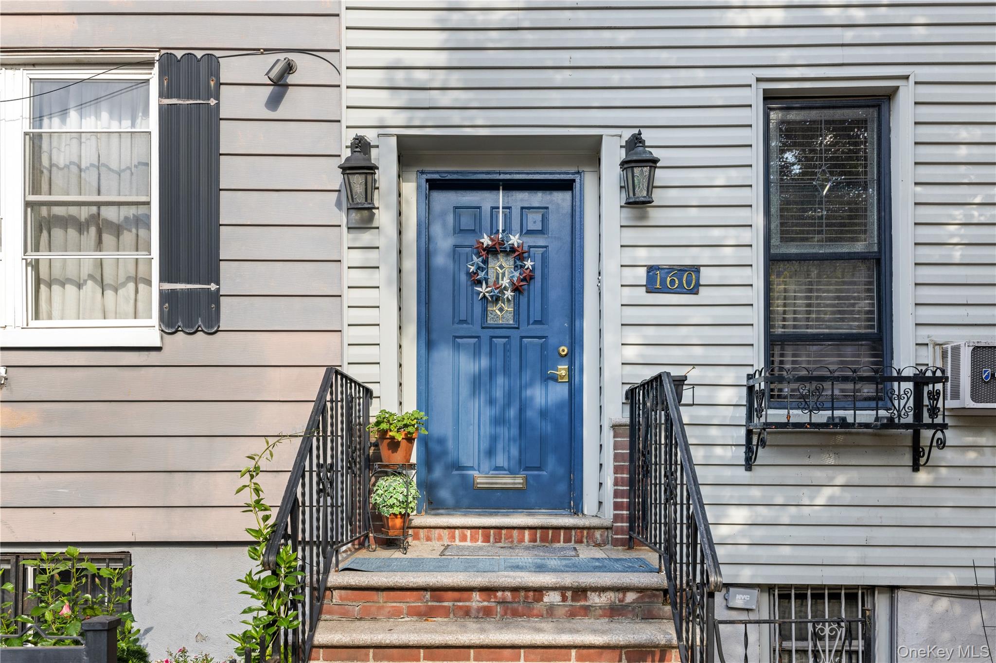160 Diamond Street Property Photo 3