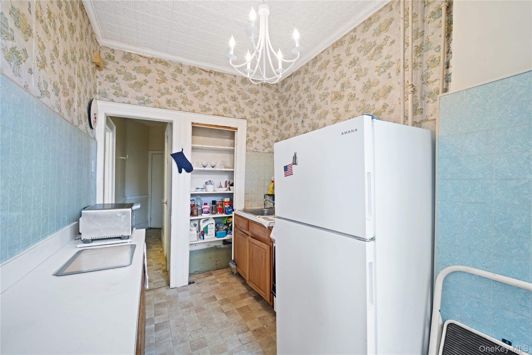 160 Diamond Street Property Photo 5