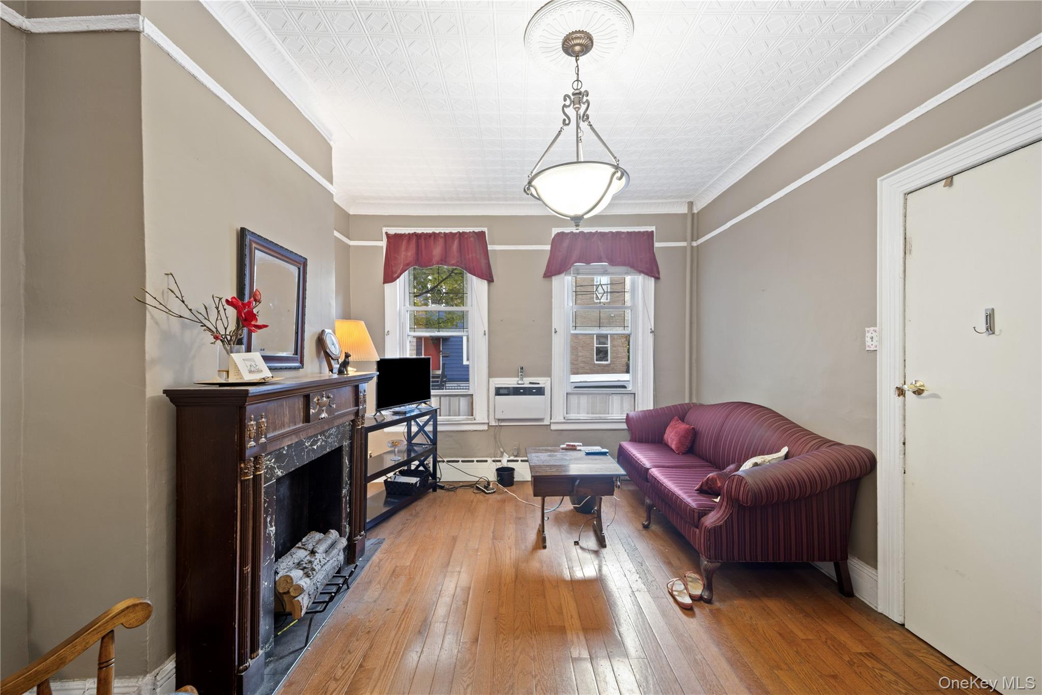160 Diamond Street Property Photo 6