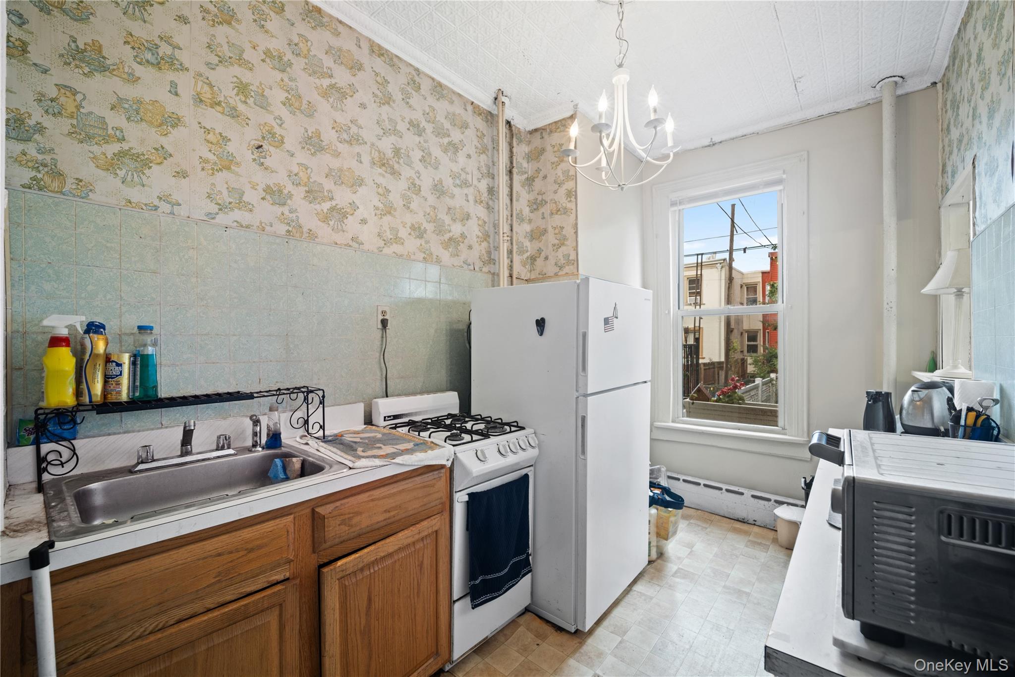 160 Diamond Street Property Photo 7