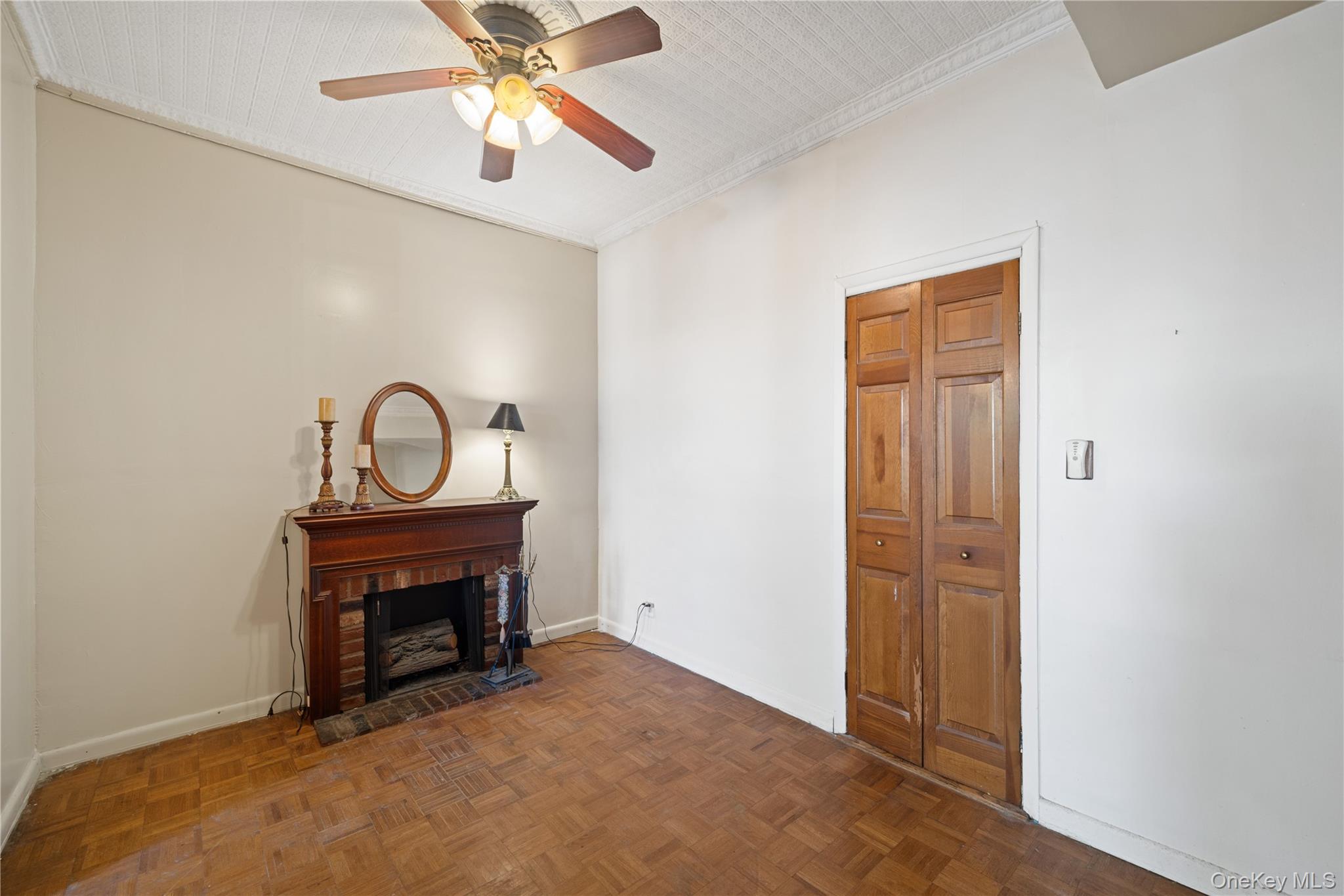 160 Diamond Street Property Photo 24