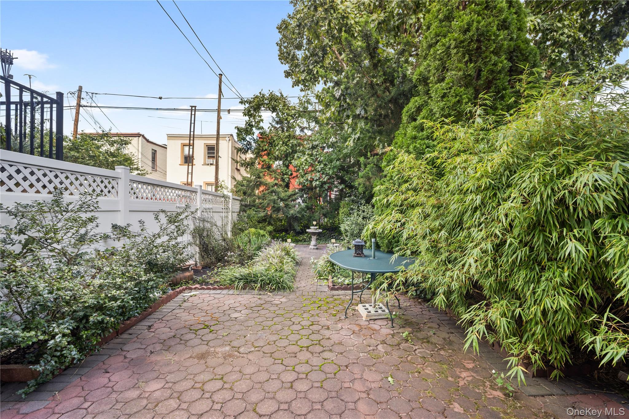 160 Diamond Street Property Photo 25