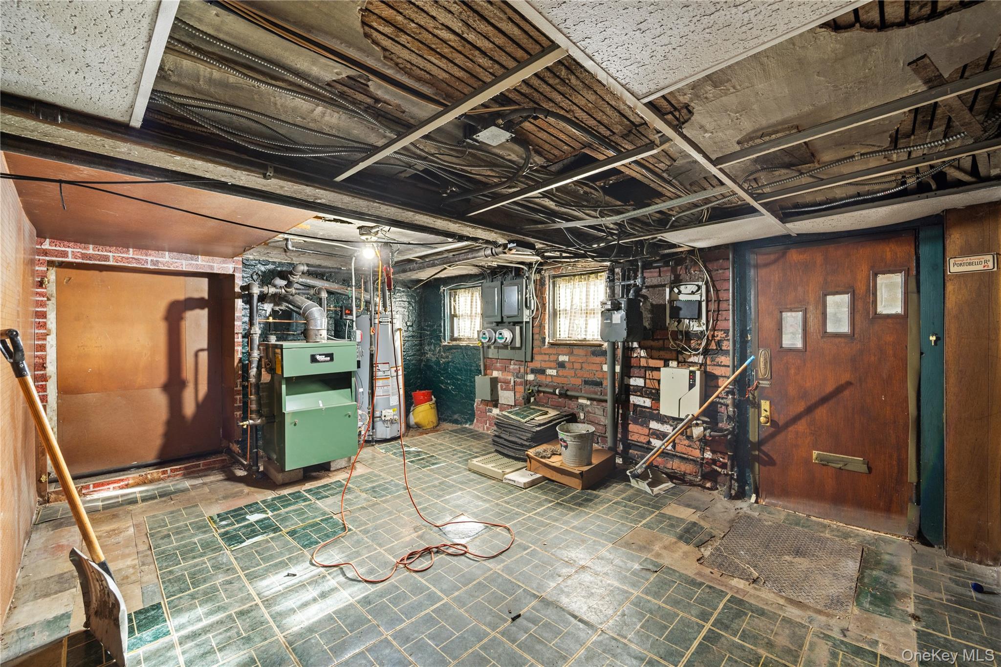 160 Diamond Street Property Photo 31