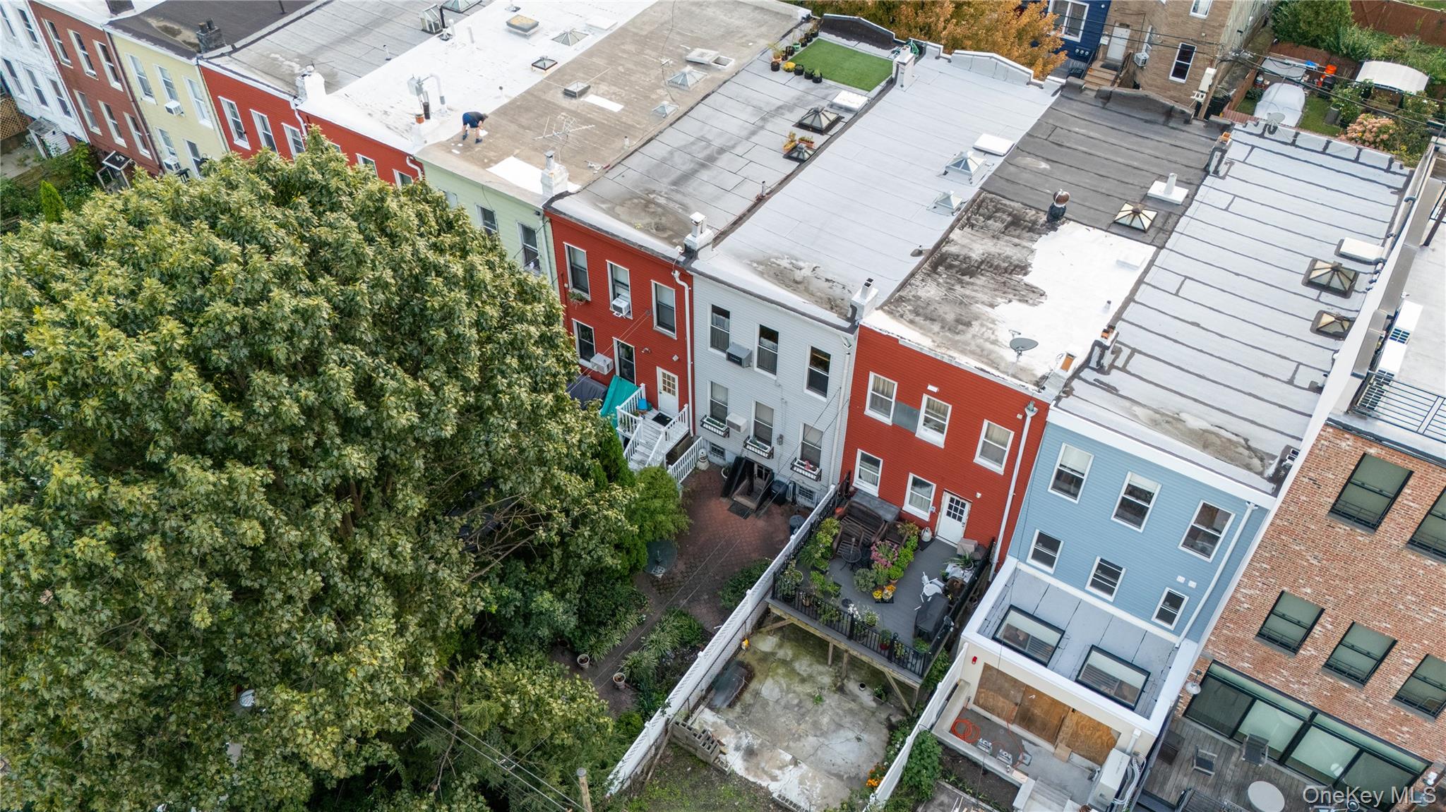 160 Diamond Street Property Photo 33