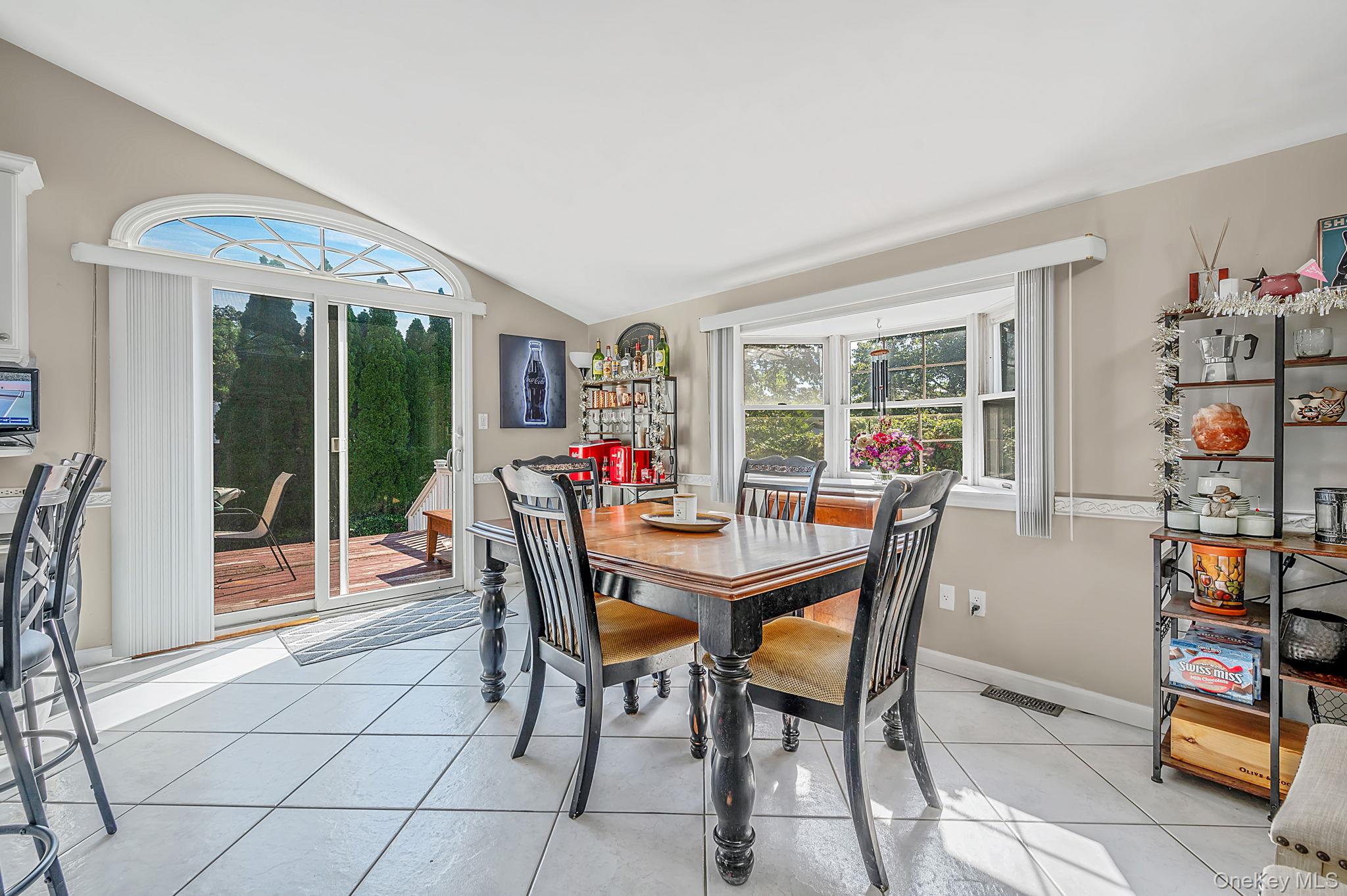1400 Wave Avenue Property Photo 7
