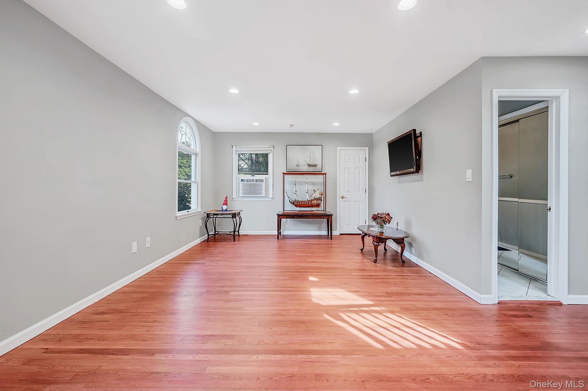 1400 Wave Avenue Property Photo 13
