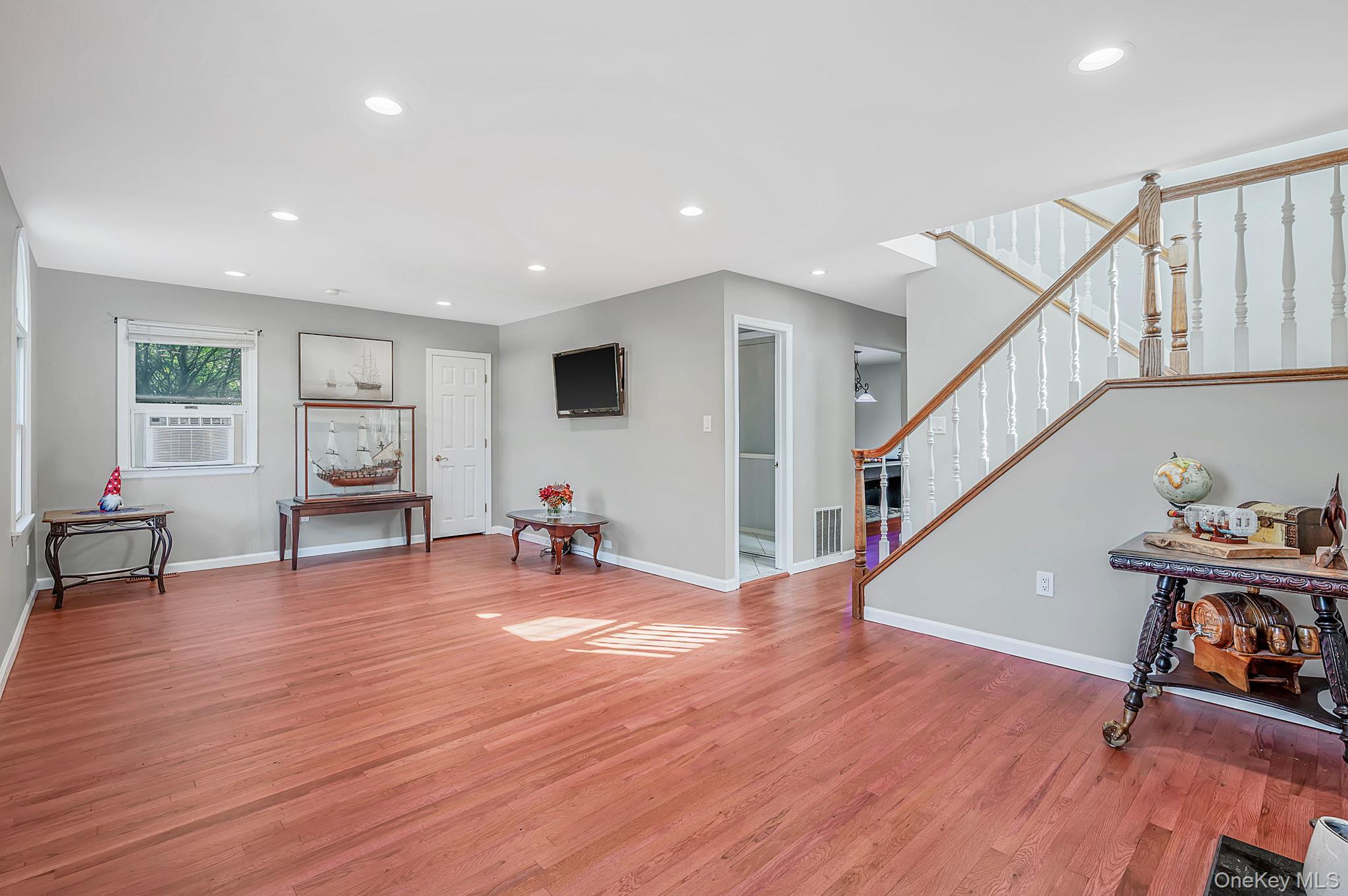 1400 Wave Avenue Property Photo 14