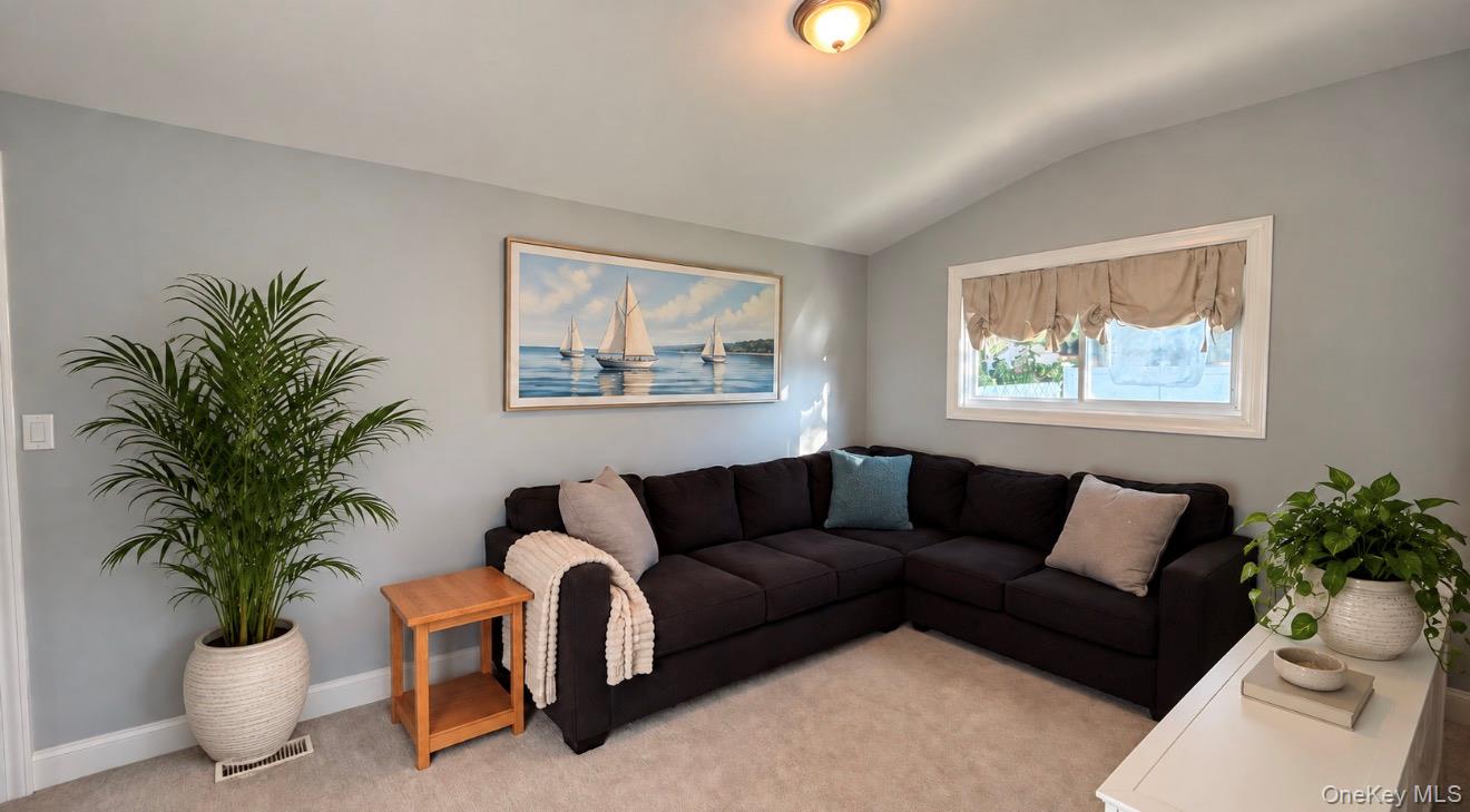 22 5th Avenue Property Photo 10