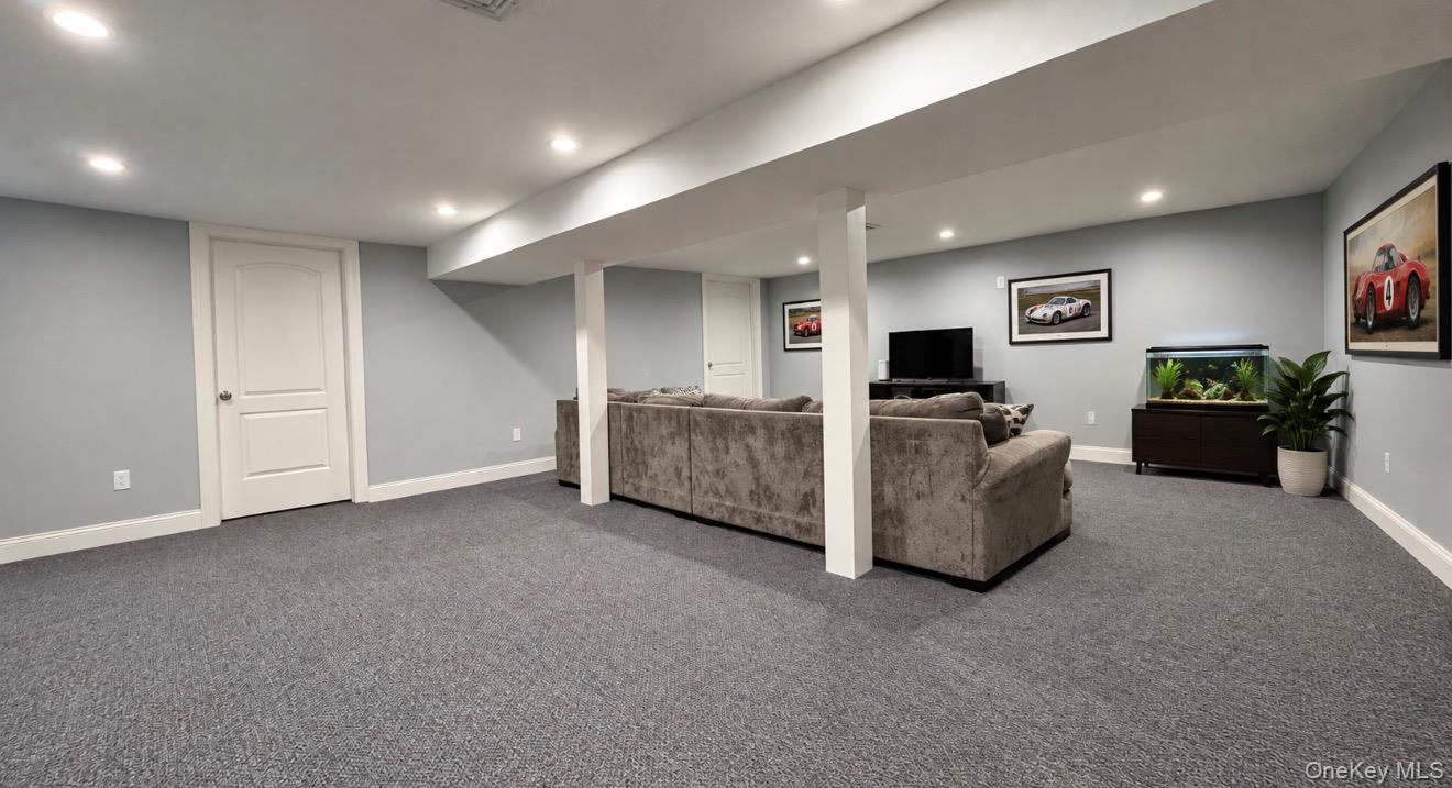 22 5th Avenue Property Photo 19