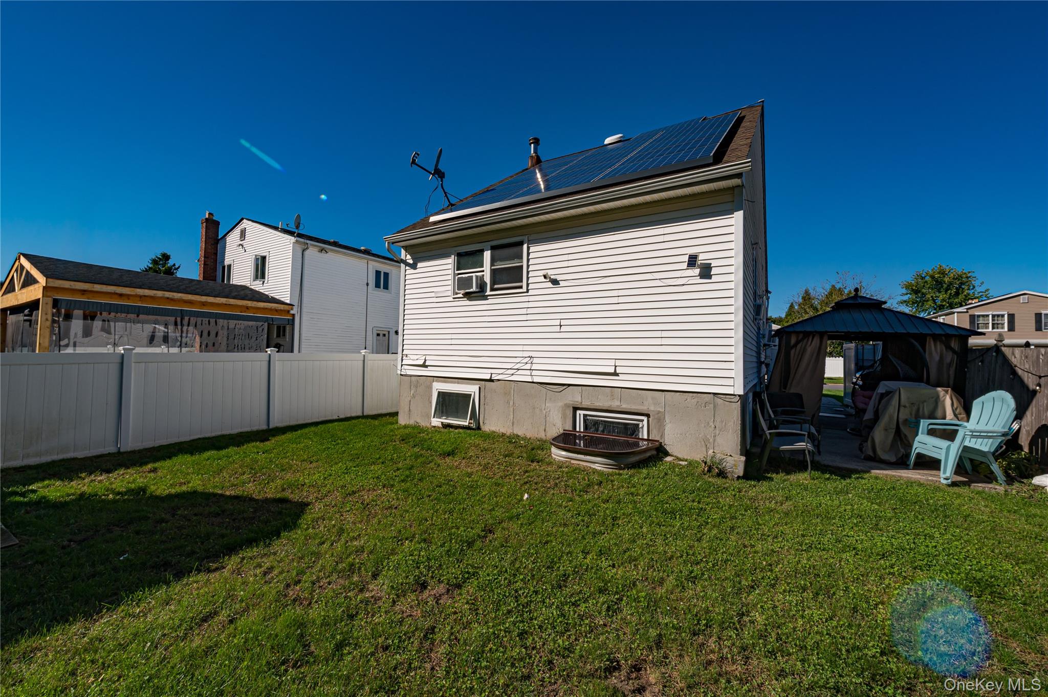 14 Donna Lane Property Photo 4